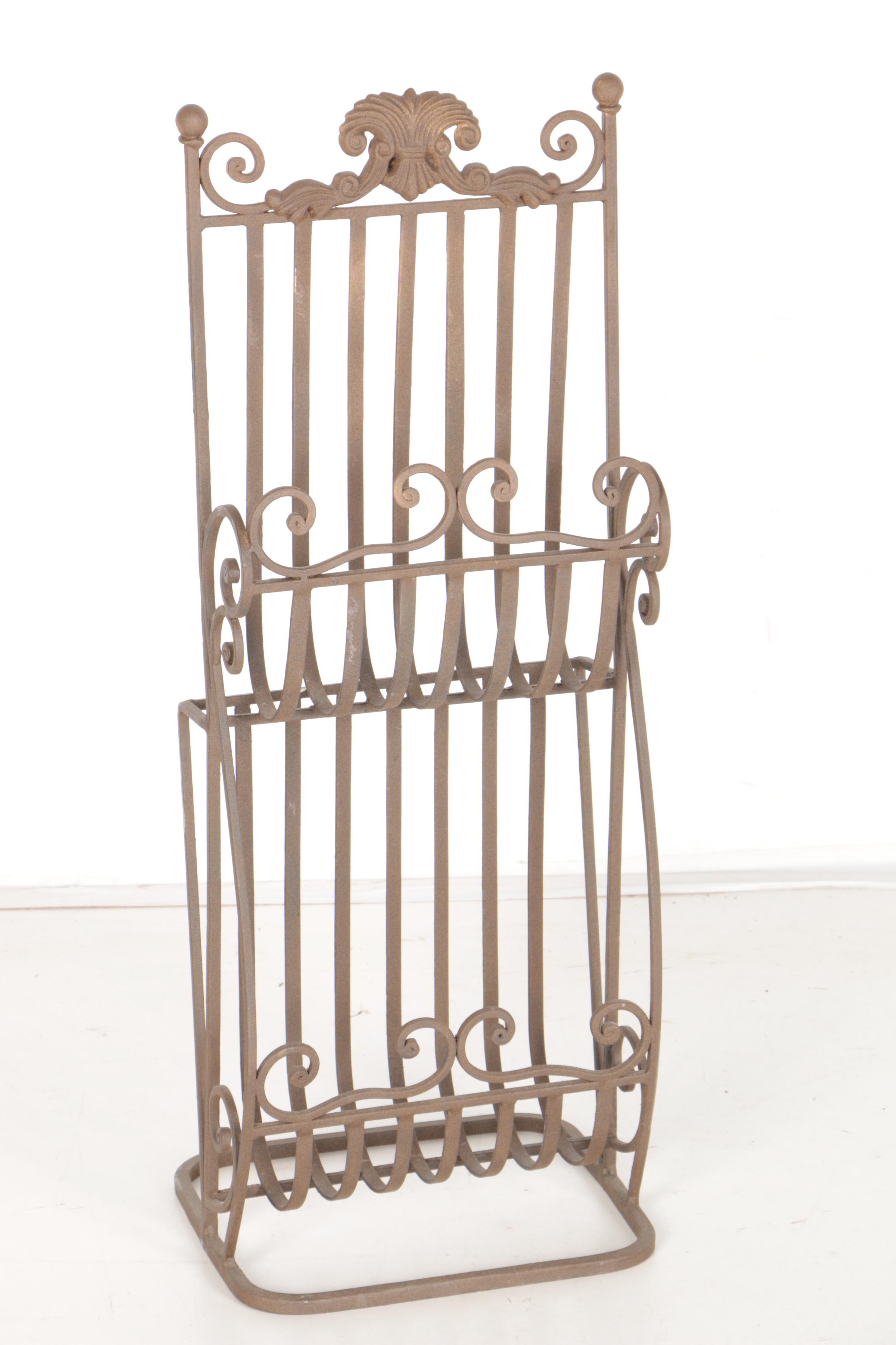 Foldable Corner Étagère and Metal Rack