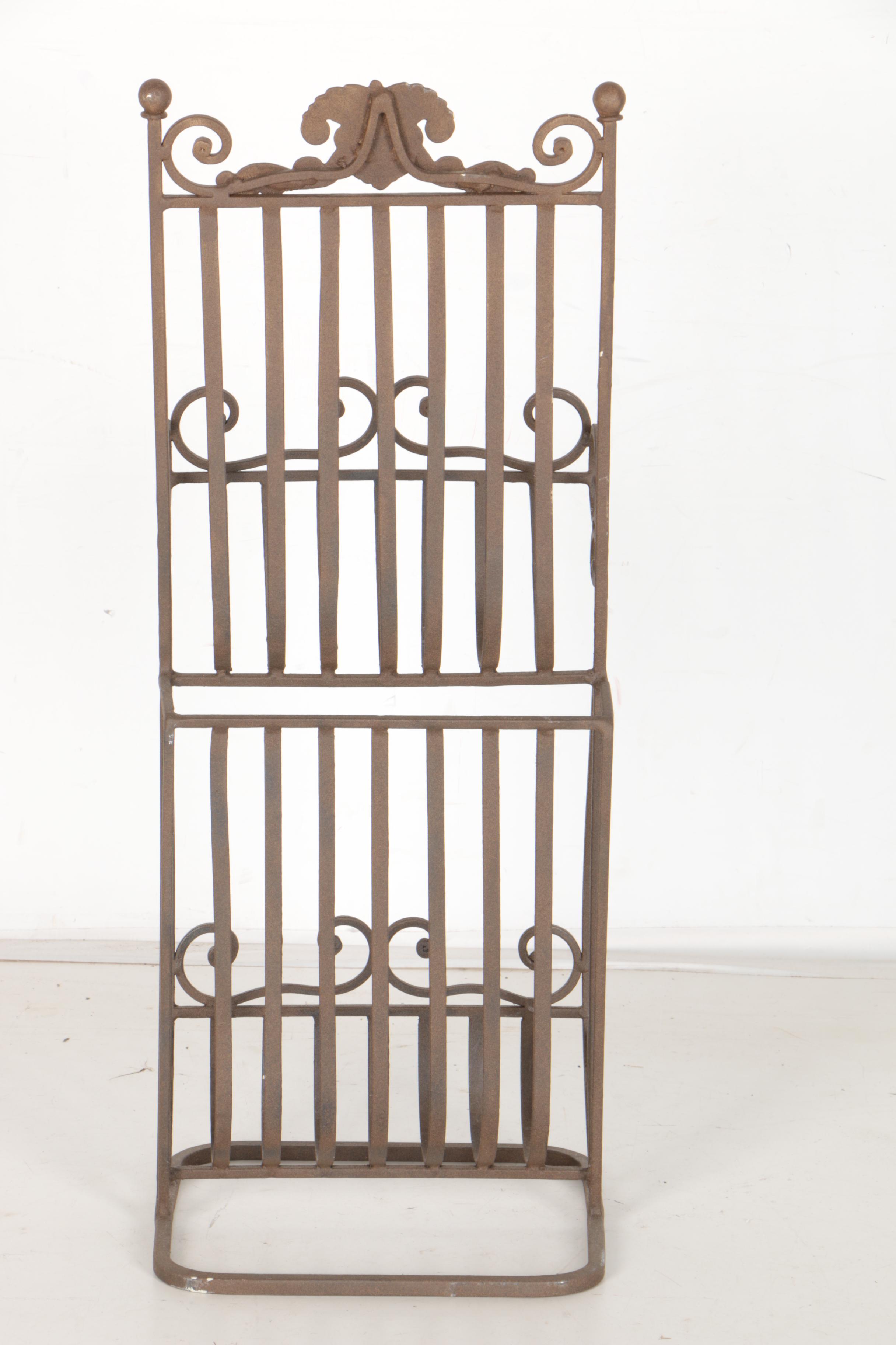 Foldable Corner Étagère and Metal Rack