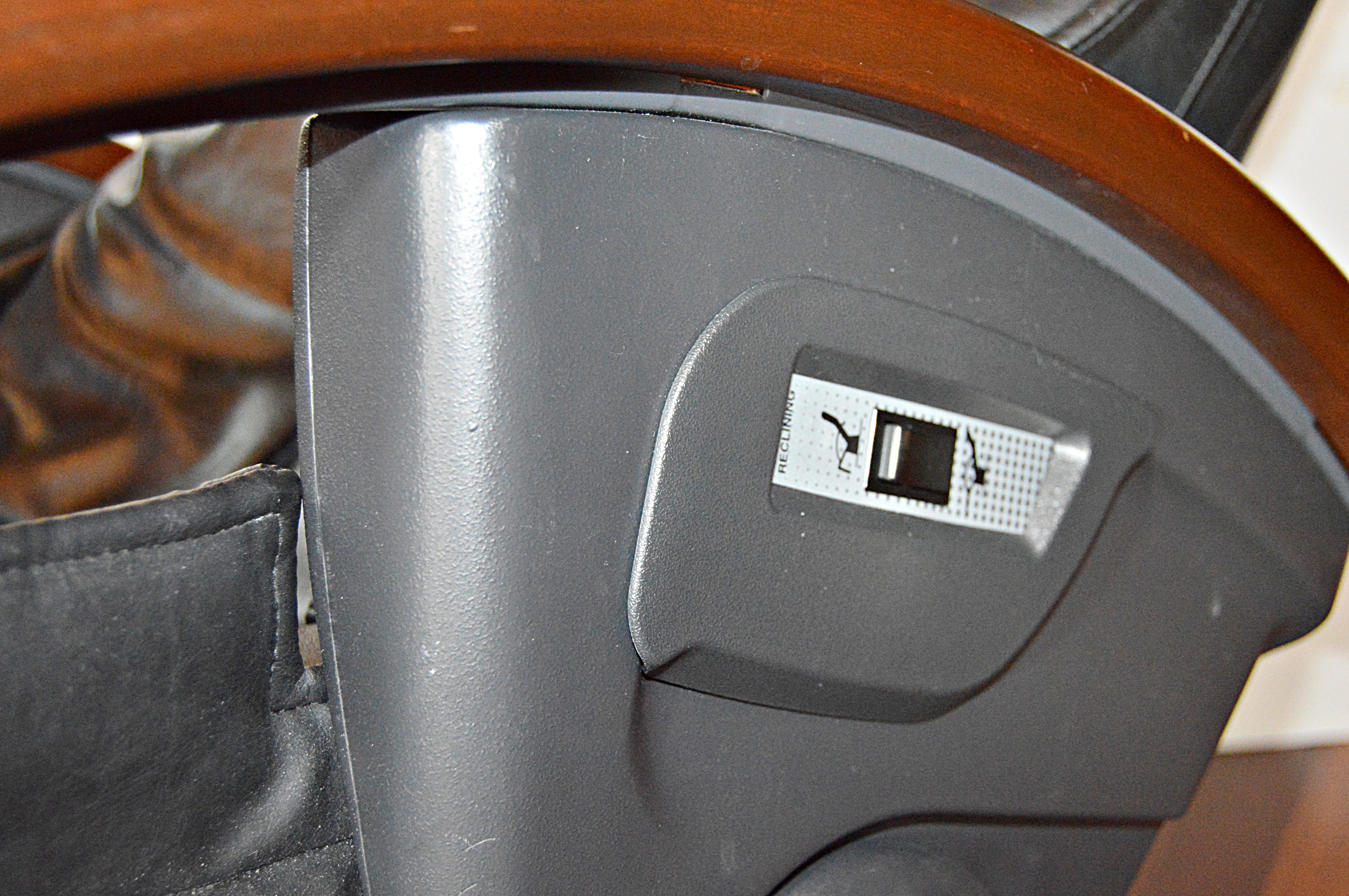 Sharper Image EMS Computerized Auto Recline Massage Chair