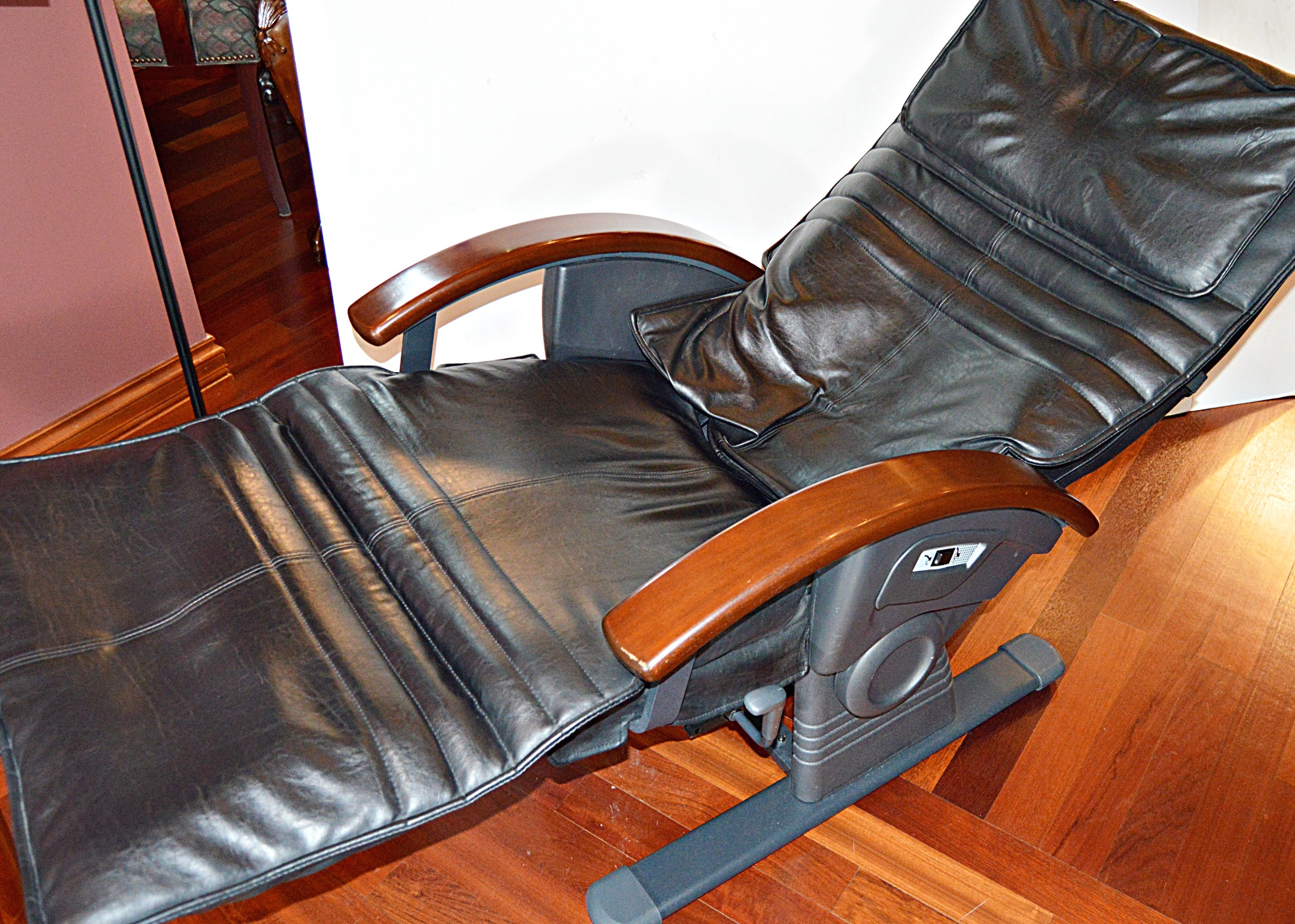 Sharper Image EMS Computerized Auto Recline Massage Chair