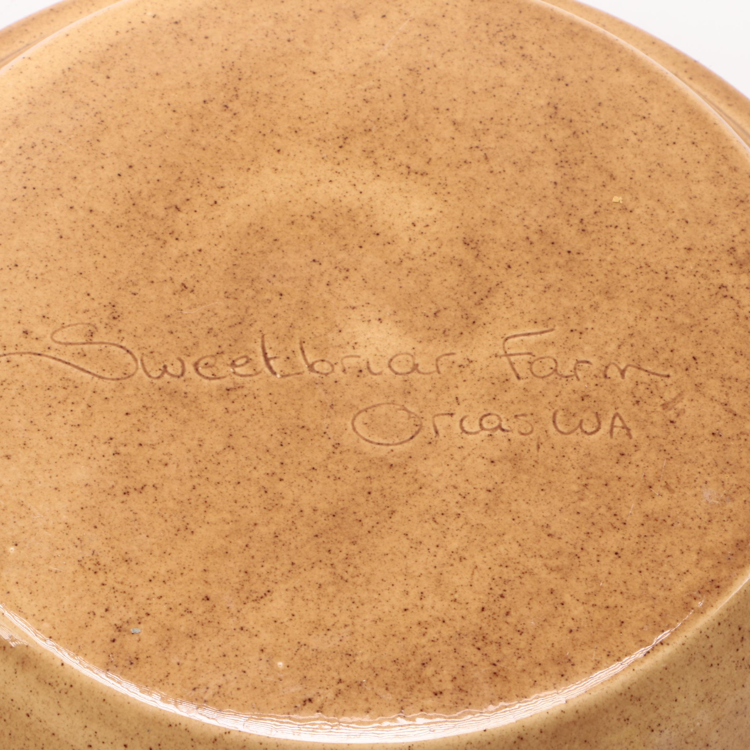 Sweetbrier Farm Ceramic Covered Pie Dish