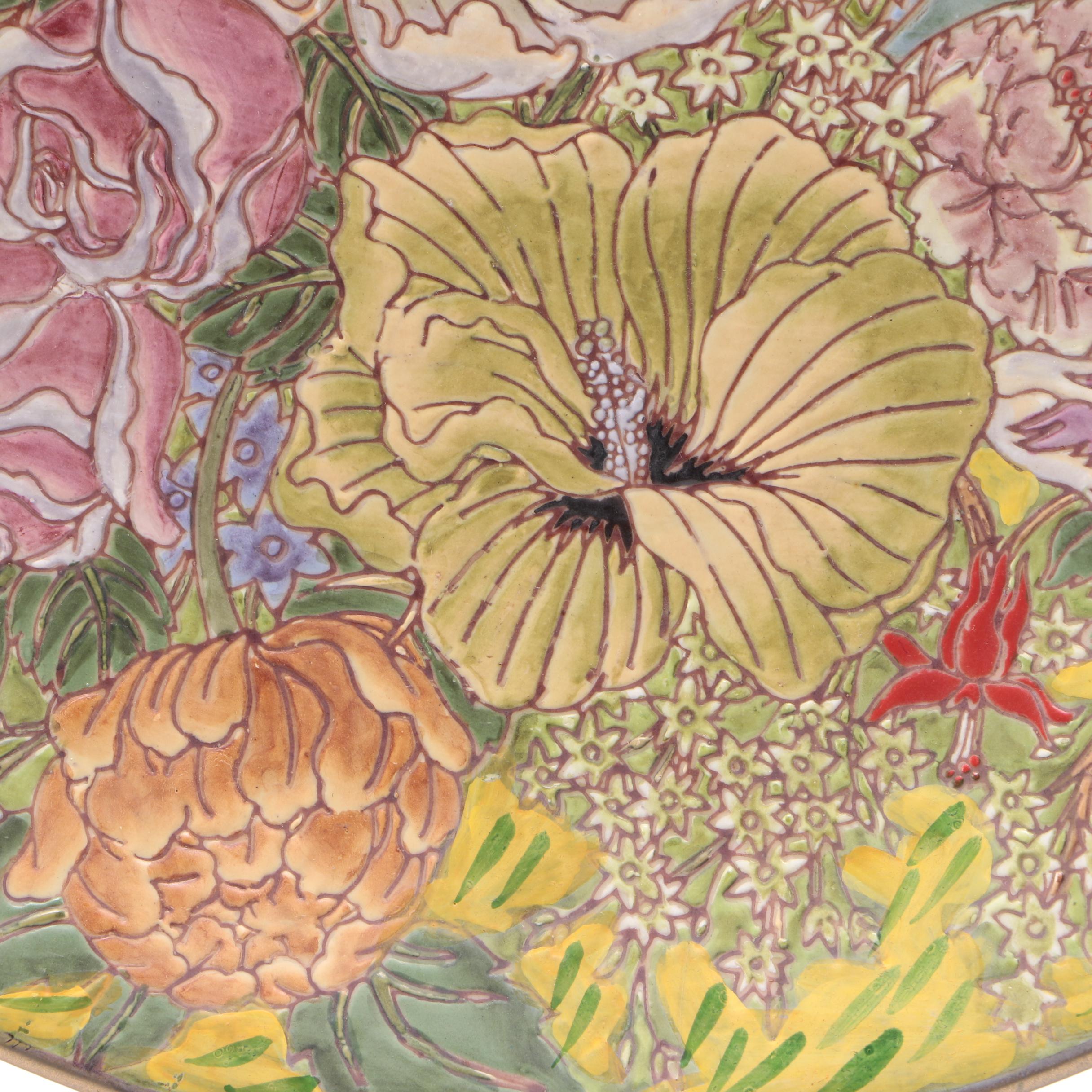 Decorative Porcelain Floral Plate With Stand