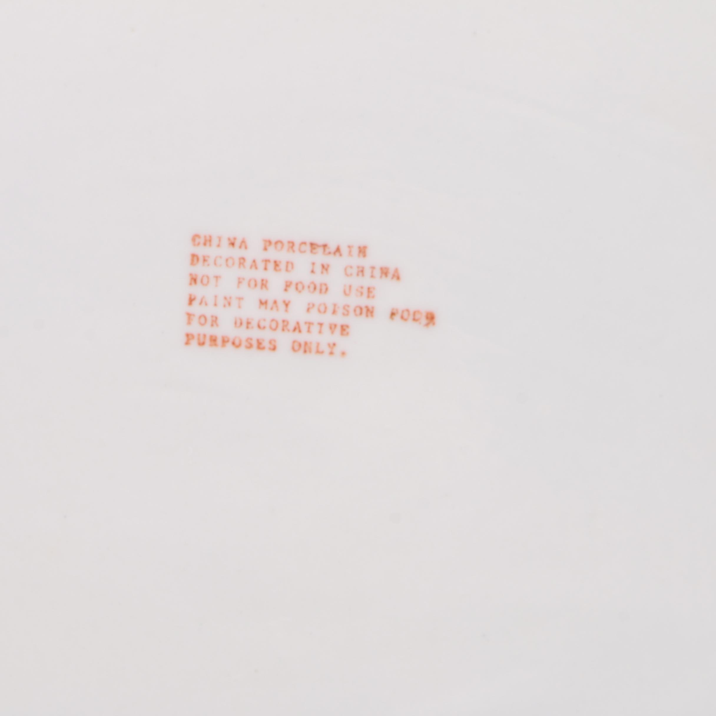 Decorative Porcelain Floral Plate With Stand