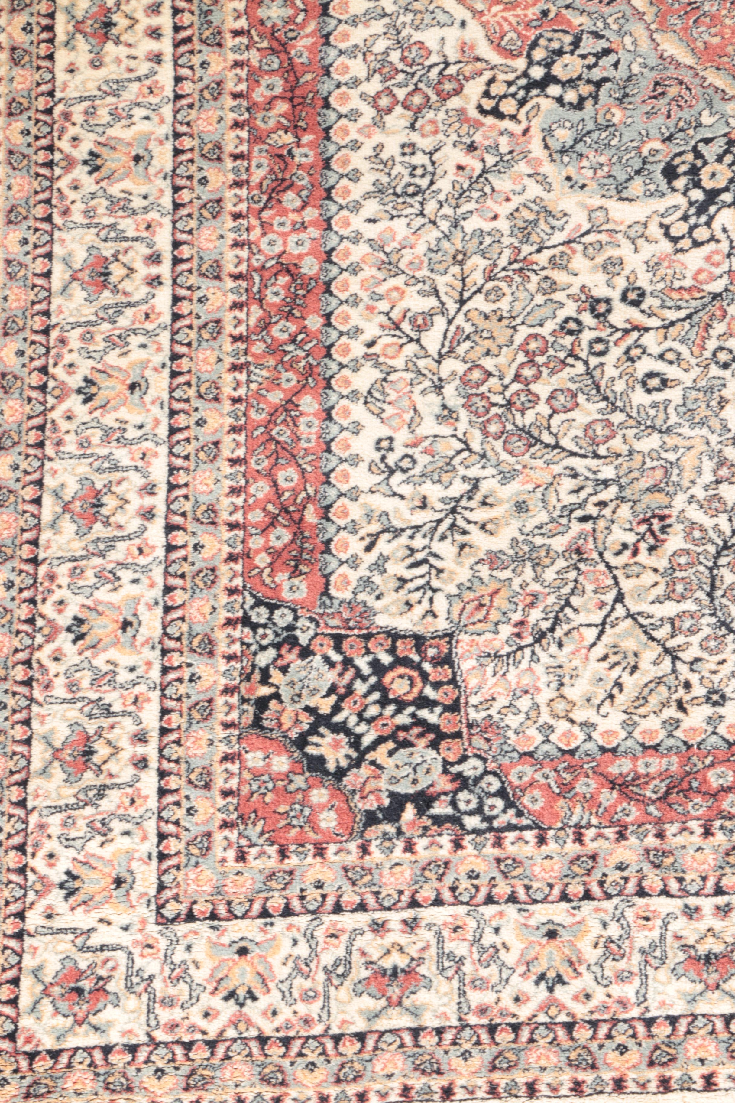 Machine Made Persian Style Area Rug