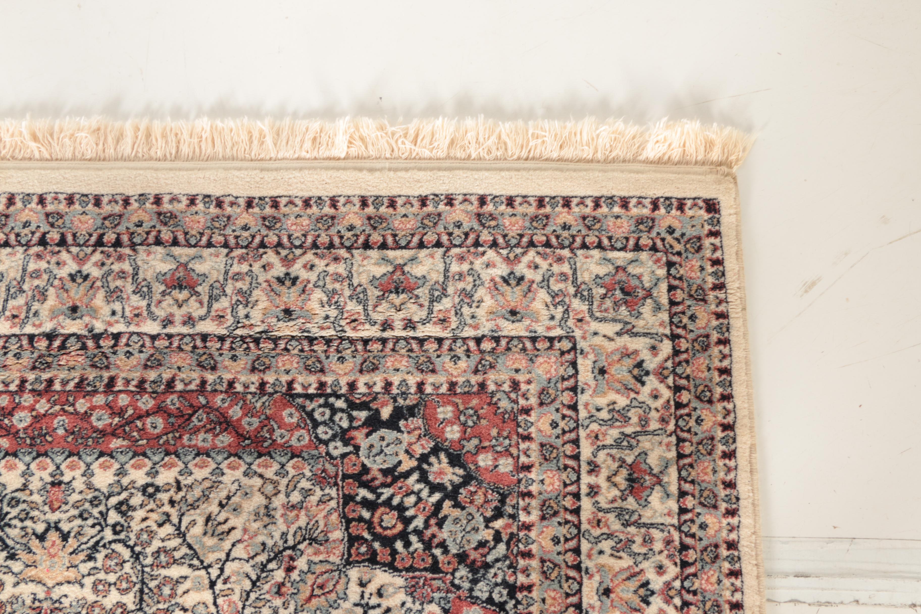 Machine Made Persian Style Area Rug