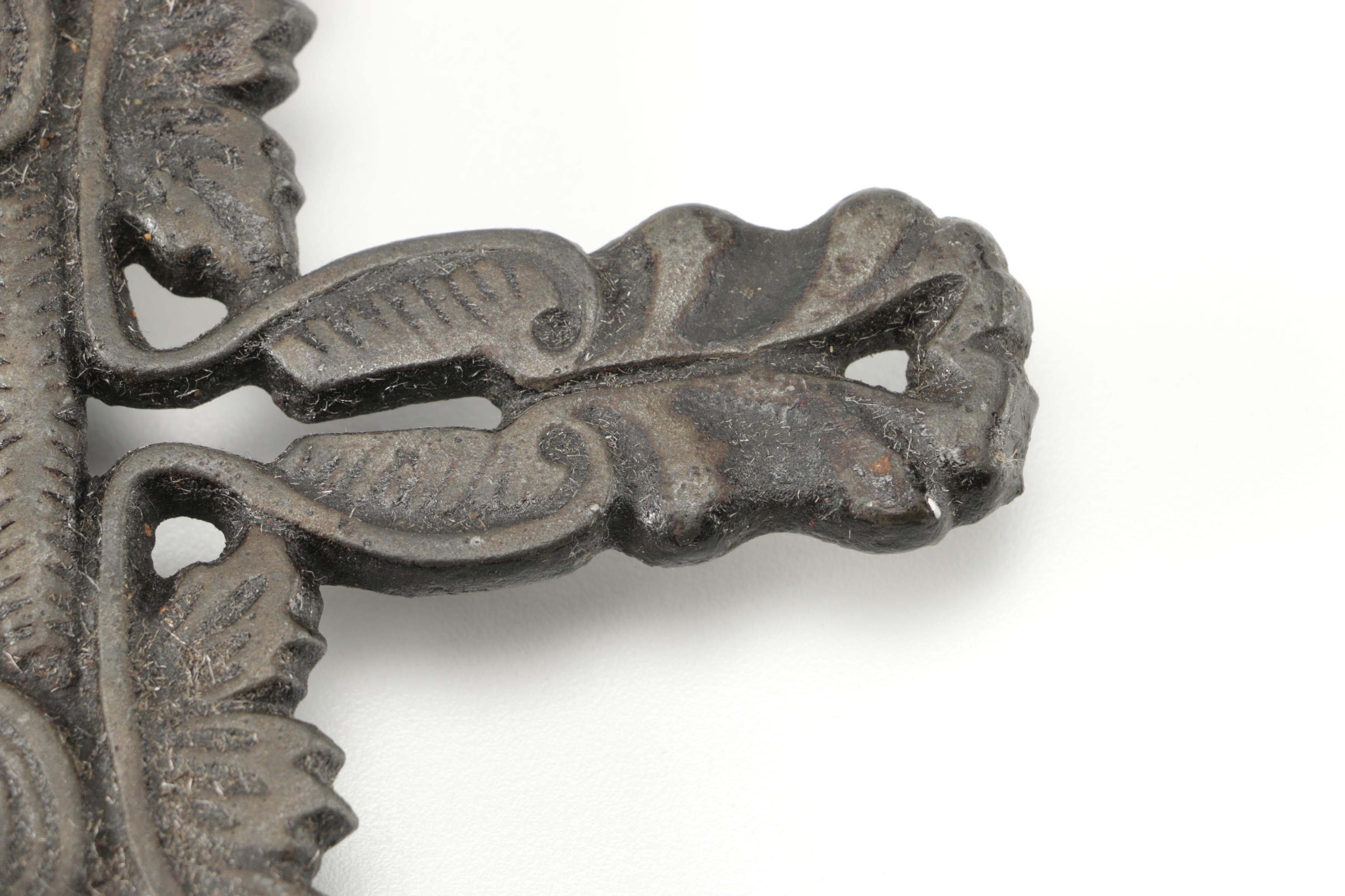 Cast Iron Skillet and Trivet