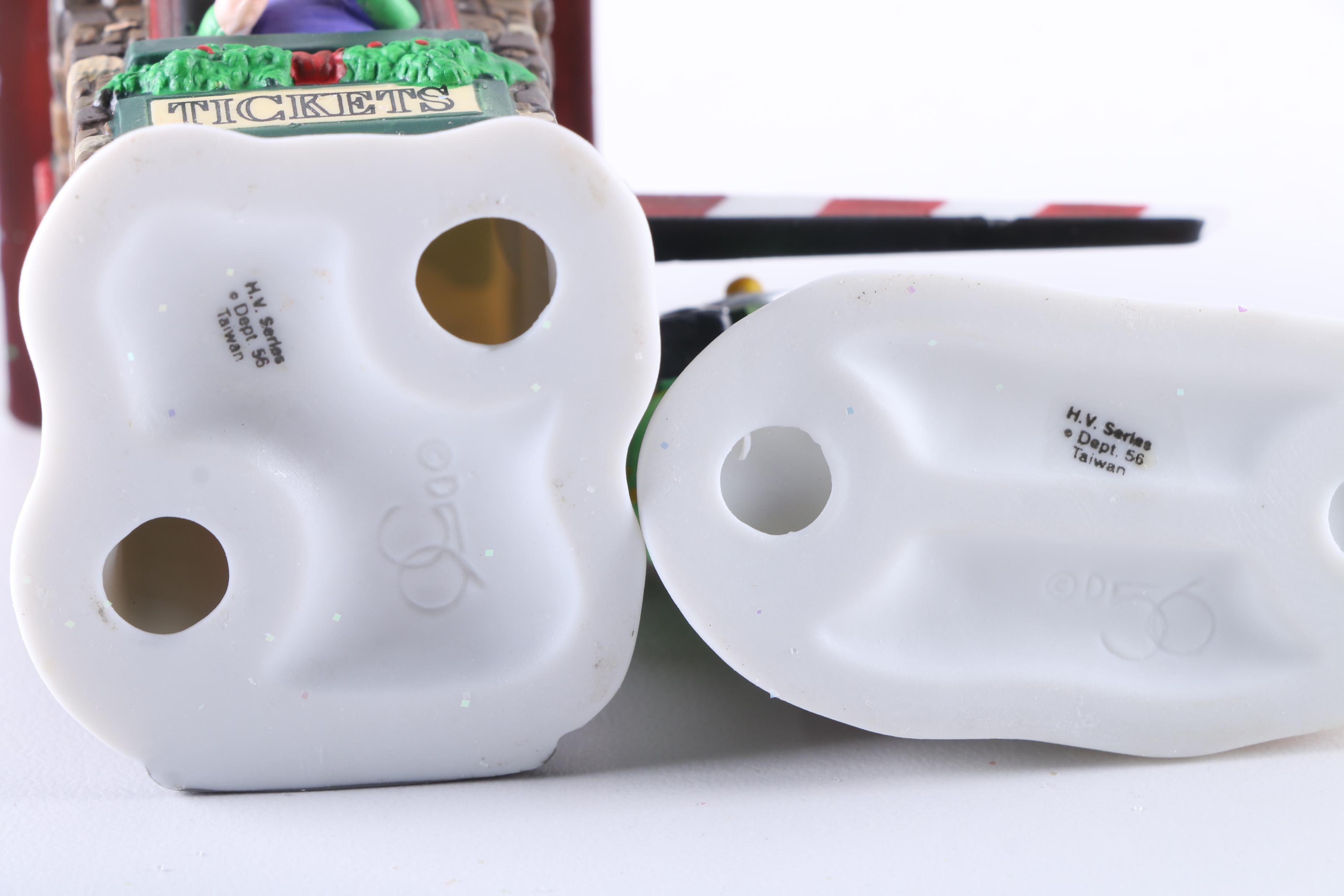 Heritage Village Christmas Set