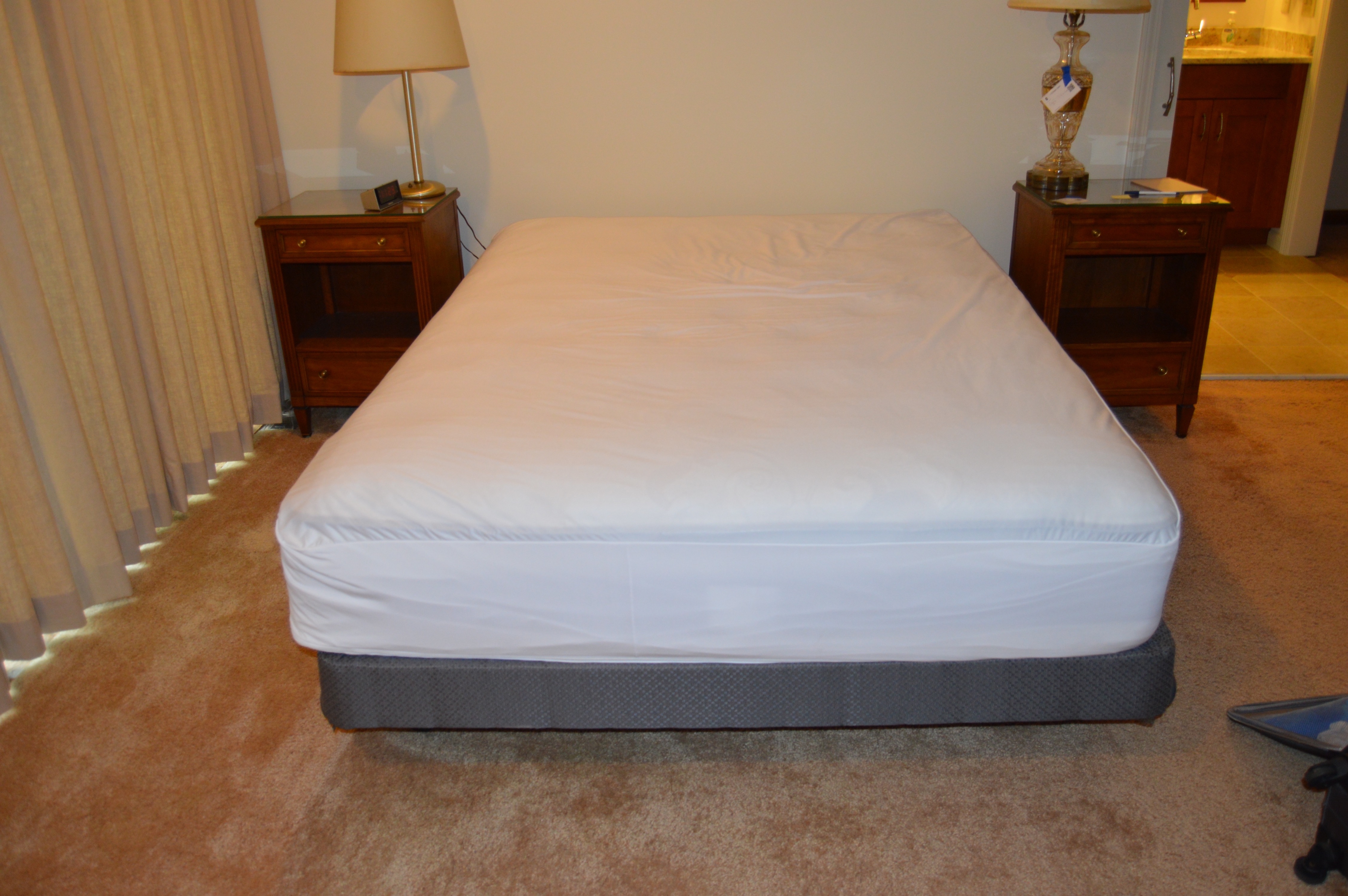 Serta "iSeries Vantage" Queen Size Mattress and Frame
