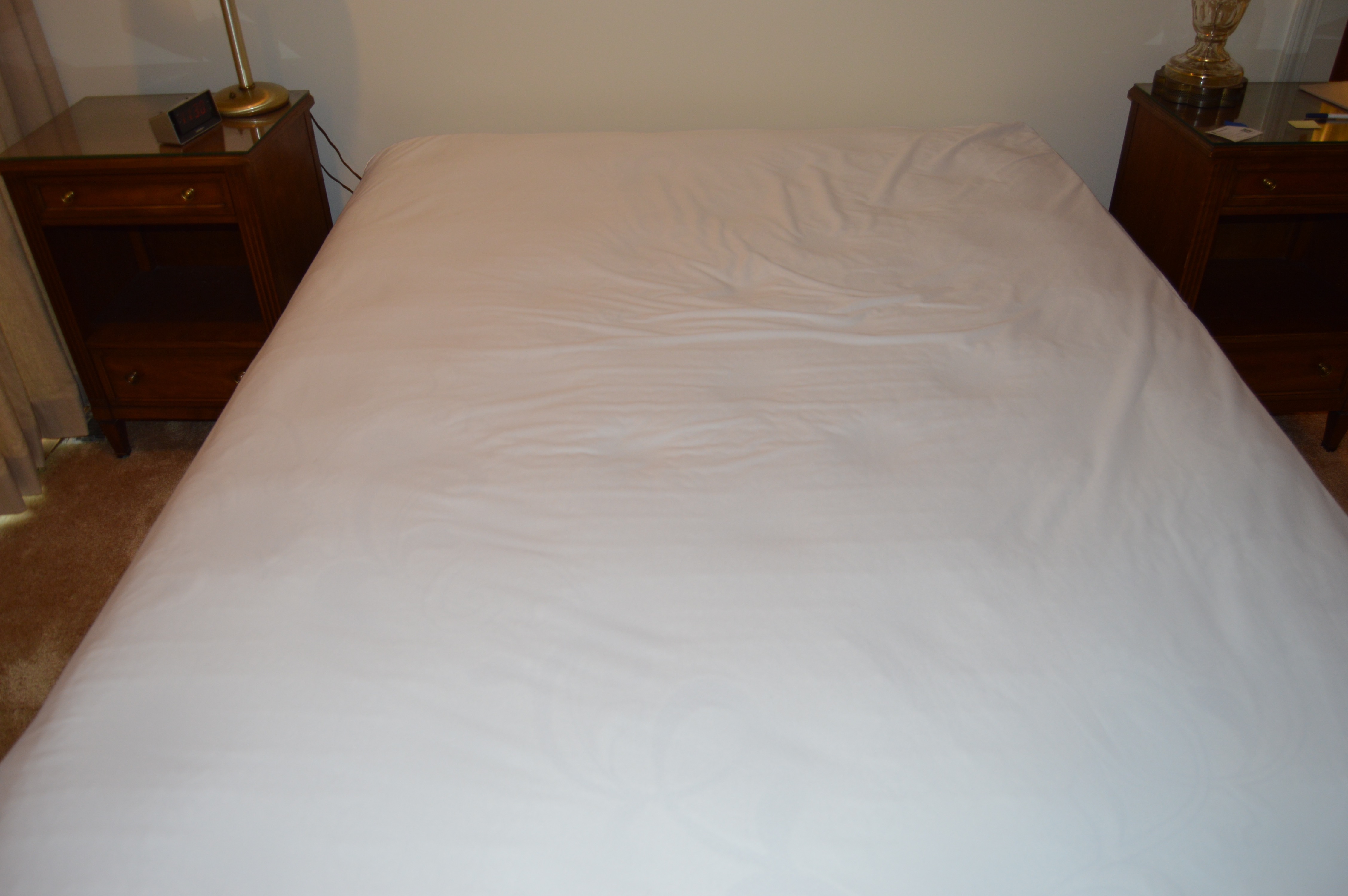 Serta "iSeries Vantage" Queen Size Mattress and Frame