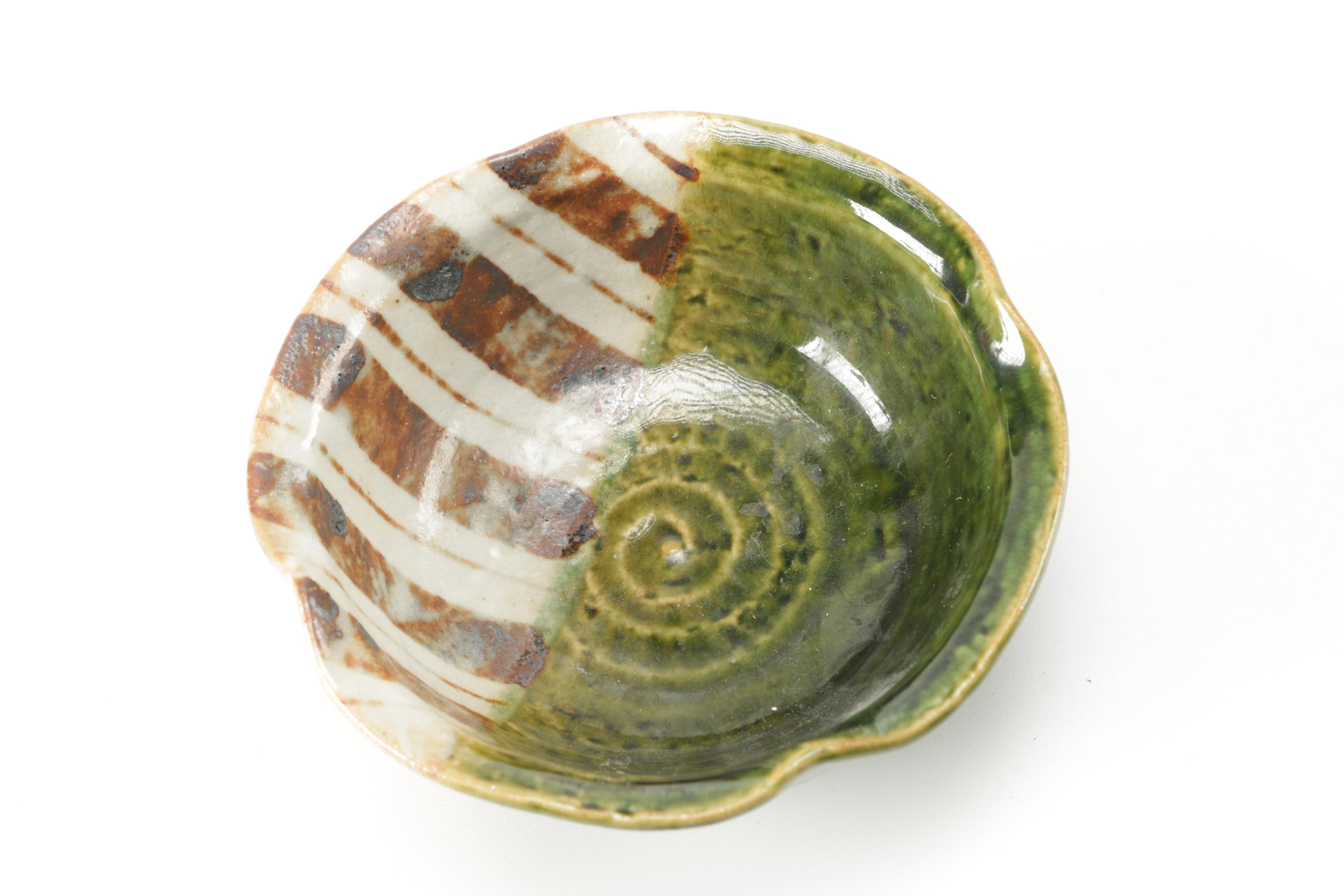 Pottery Tableware Featuring Takahashi