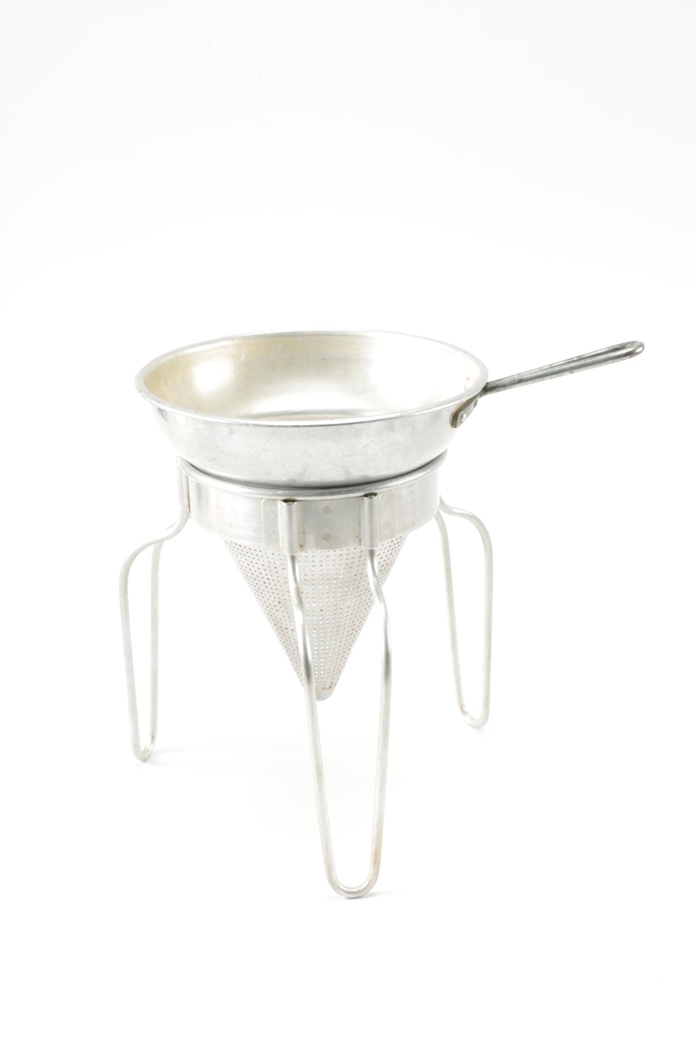 Vintage Kitchenalia Including Bake-King