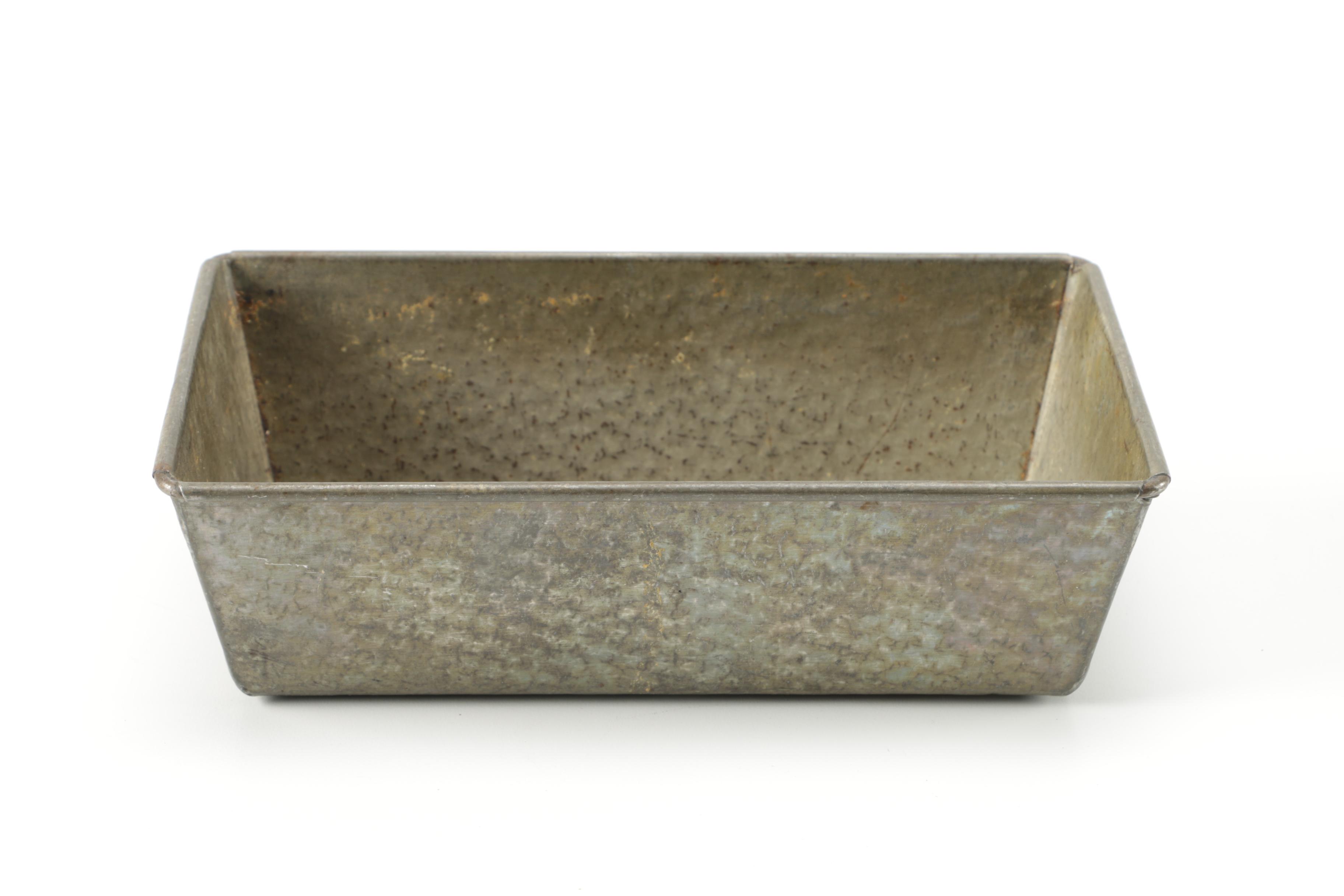 Vintage Kitchenalia Including Bake-King