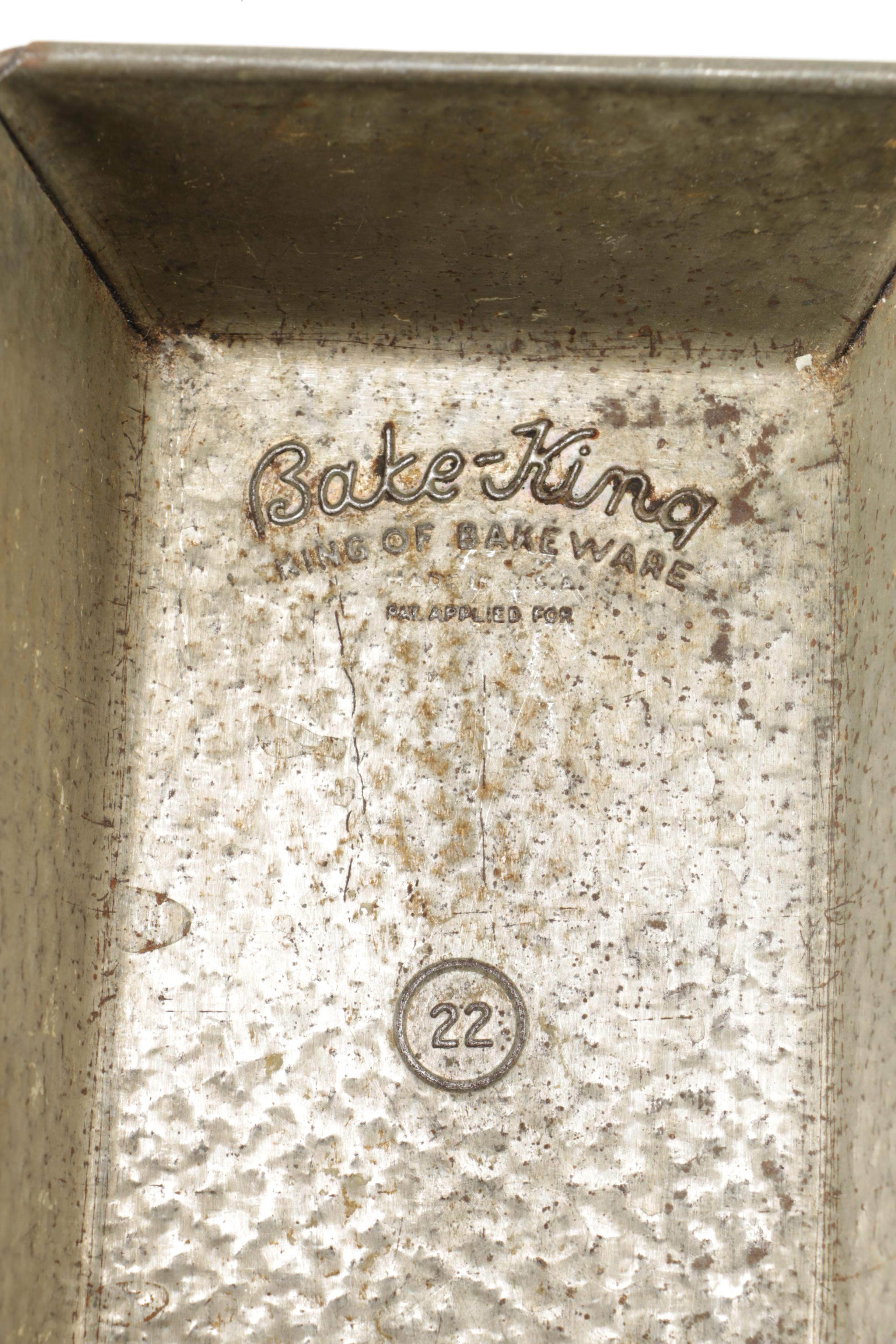 Vintage Kitchenalia Including Bake-King