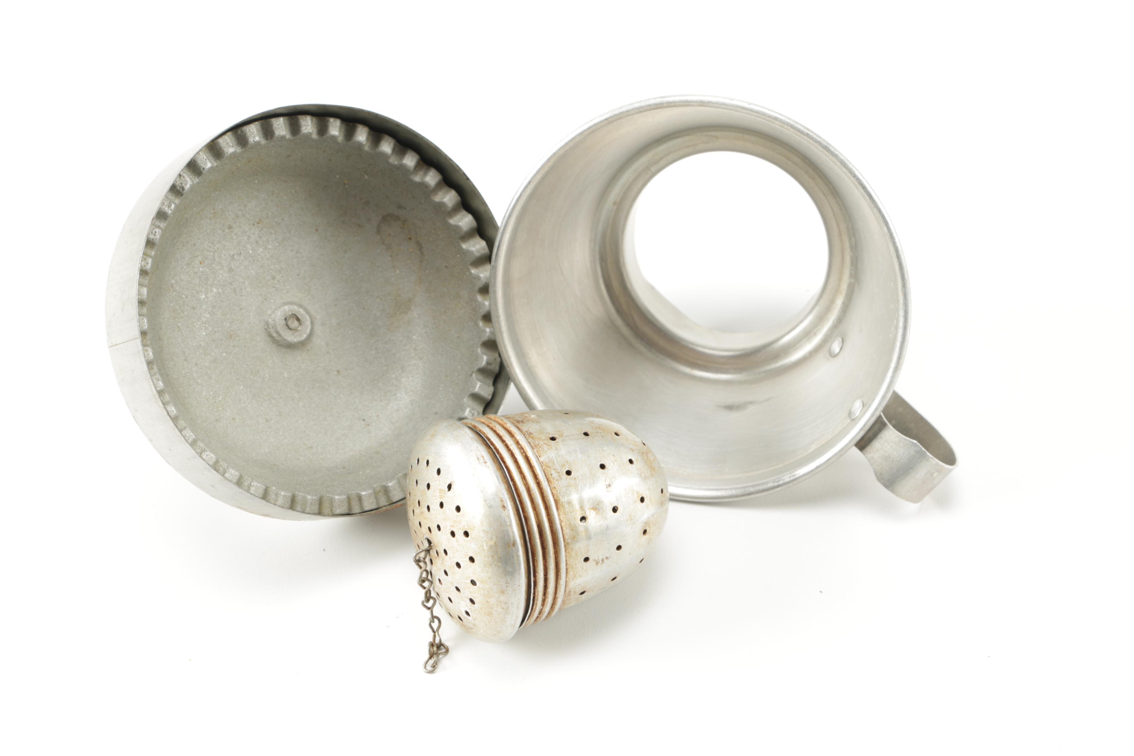 Vintage Kitchenalia Including Bake-King