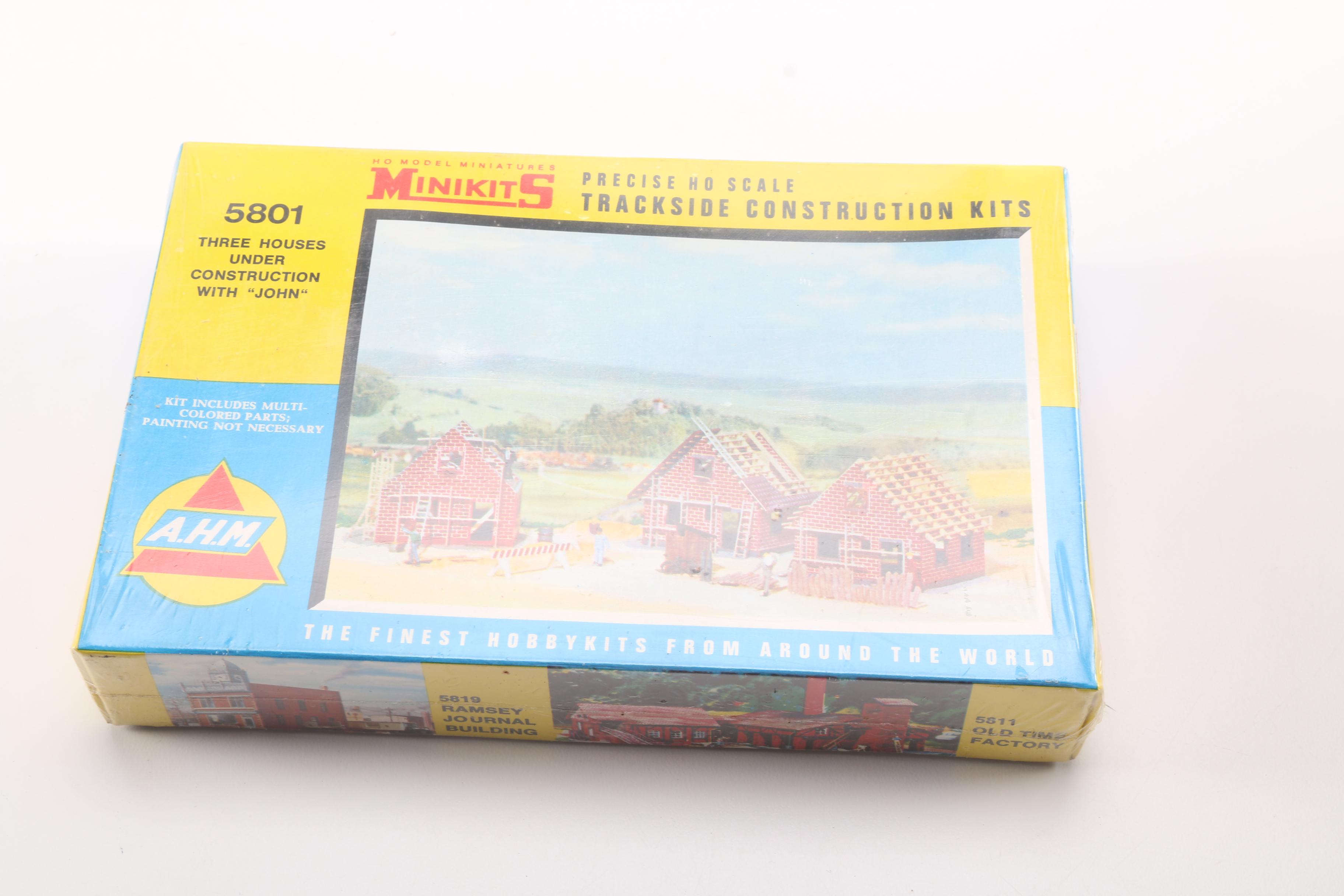 HO Scale Model Train Car and Accessories