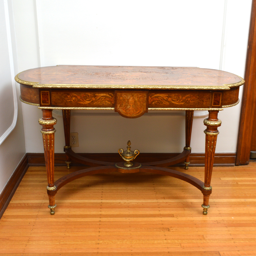 Early 20th Century Neoclassical Style Table with Elaborate Marquetry