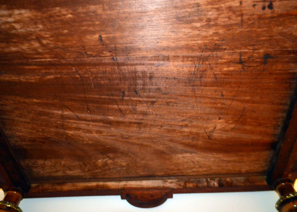 Early 20th Century Neoclassical Style Table with Elaborate Marquetry