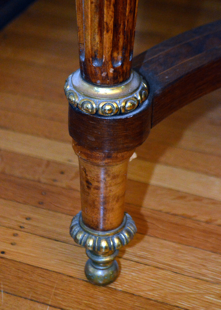 Early 20th Century Neoclassical Style Table with Elaborate Marquetry