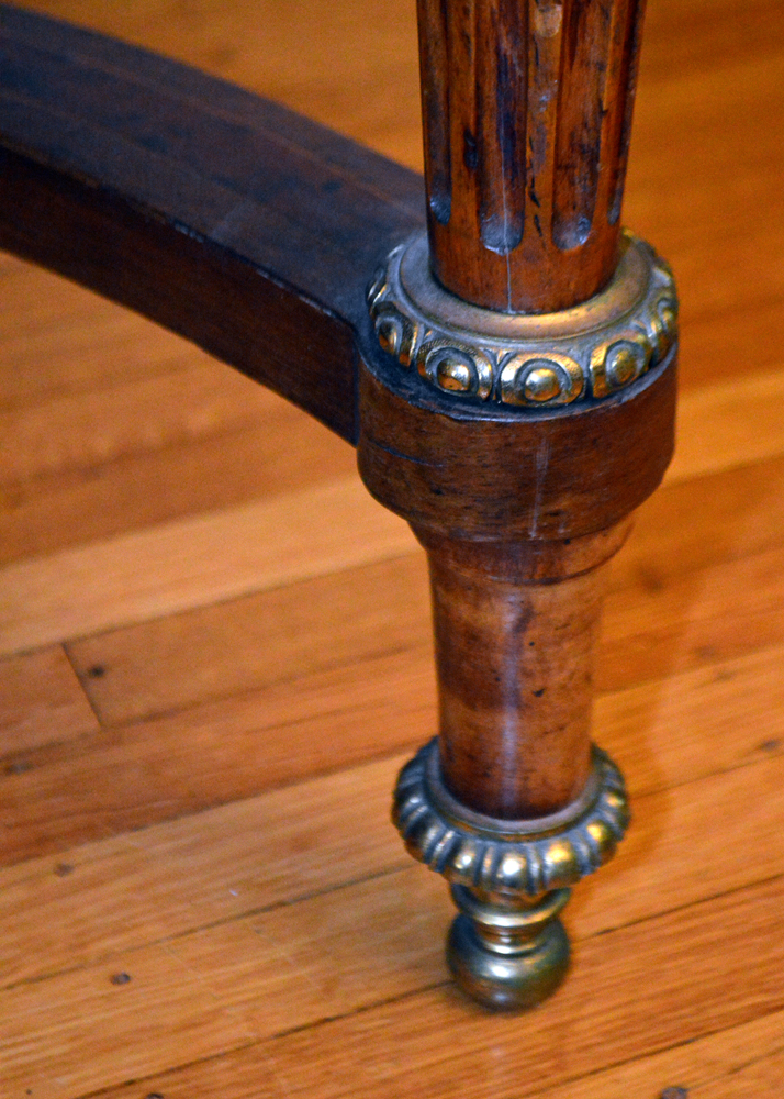 Early 20th Century Neoclassical Style Table with Elaborate Marquetry