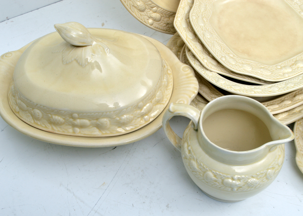 Adams "Della Robia" Titan Ware English Serving Pieces C.1922-30