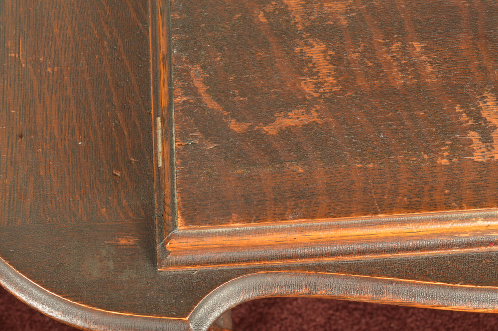 Eldredge Model "C" Sewing Machine in Tiger Oak Sewing Table