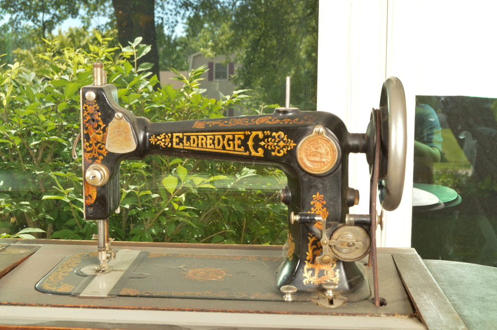 Eldredge Model "C" Sewing Machine in Tiger Oak Sewing Table