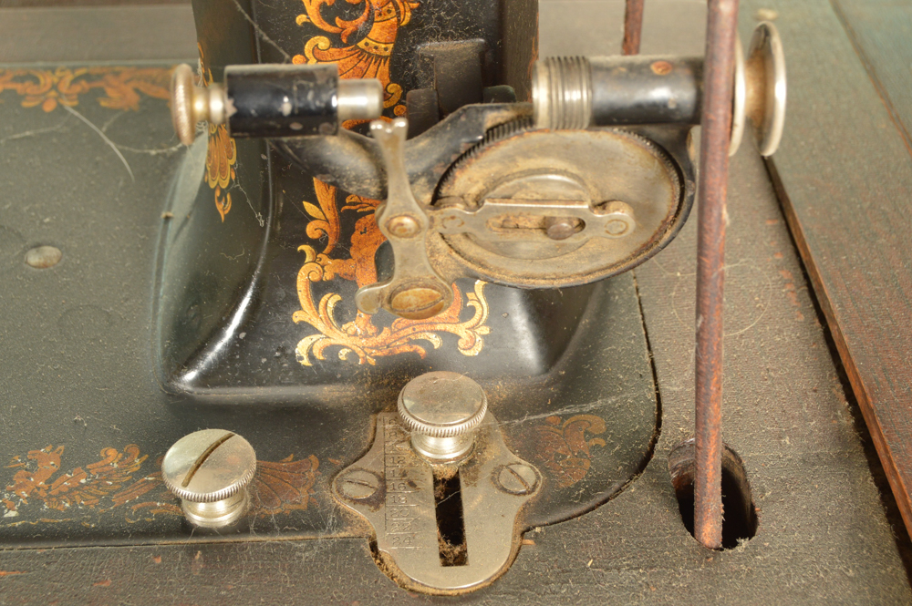 Eldredge Model "C" Sewing Machine in Tiger Oak Sewing Table