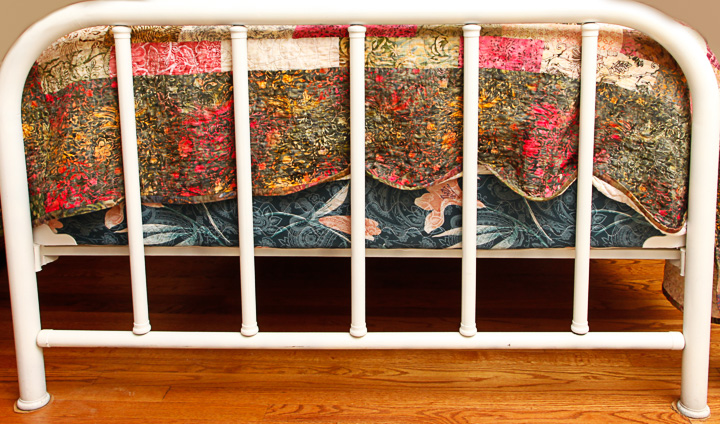 Full Size White Metal Bed