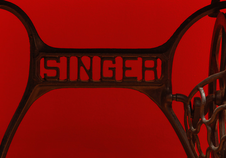 Singer 127 Treadle Sewing Machine with Quarter Sawn Oak Table