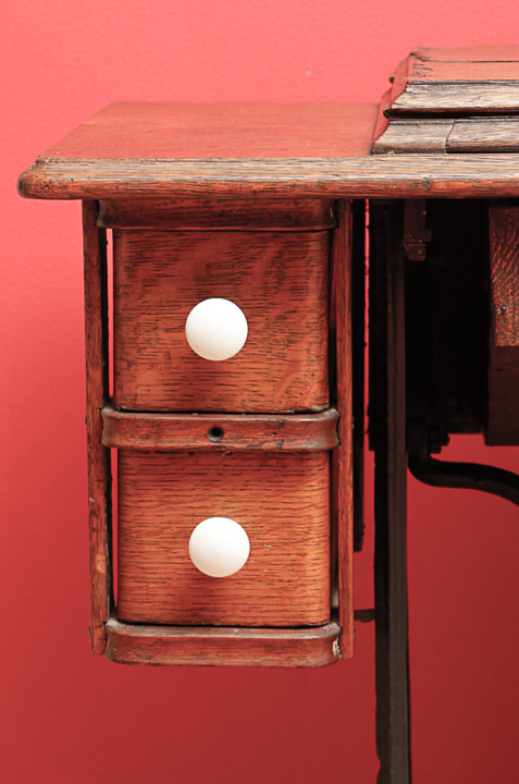 Singer 127 Treadle Sewing Machine with Quarter Sawn Oak Table