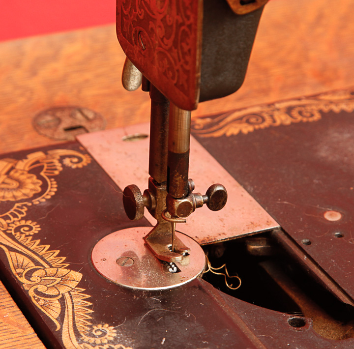 Singer 127 Treadle Sewing Machine with Quarter Sawn Oak Table