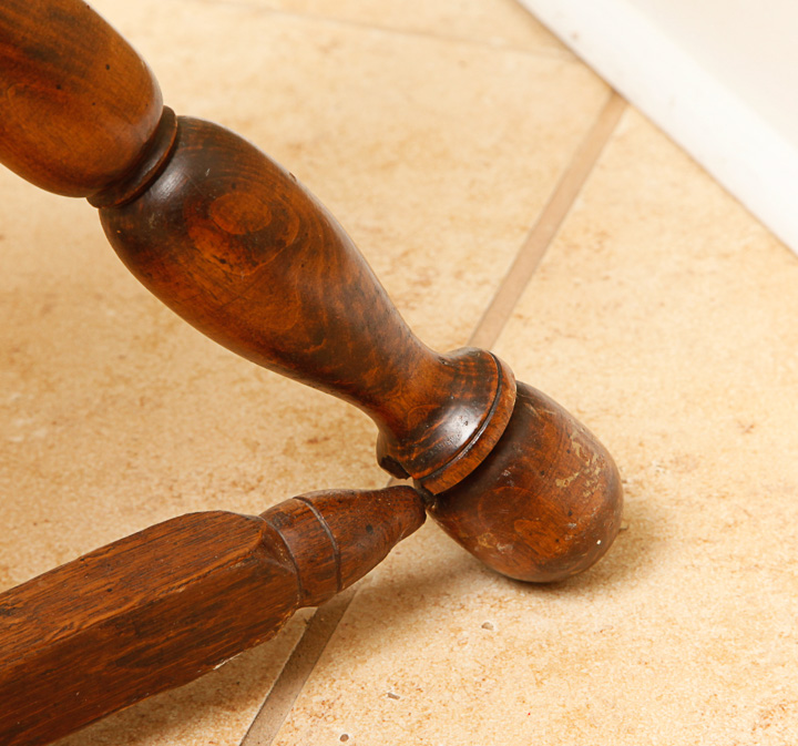 Vintage Oak Spinning Wheel