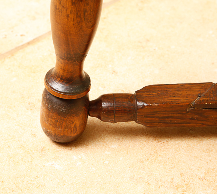Vintage Oak Spinning Wheel