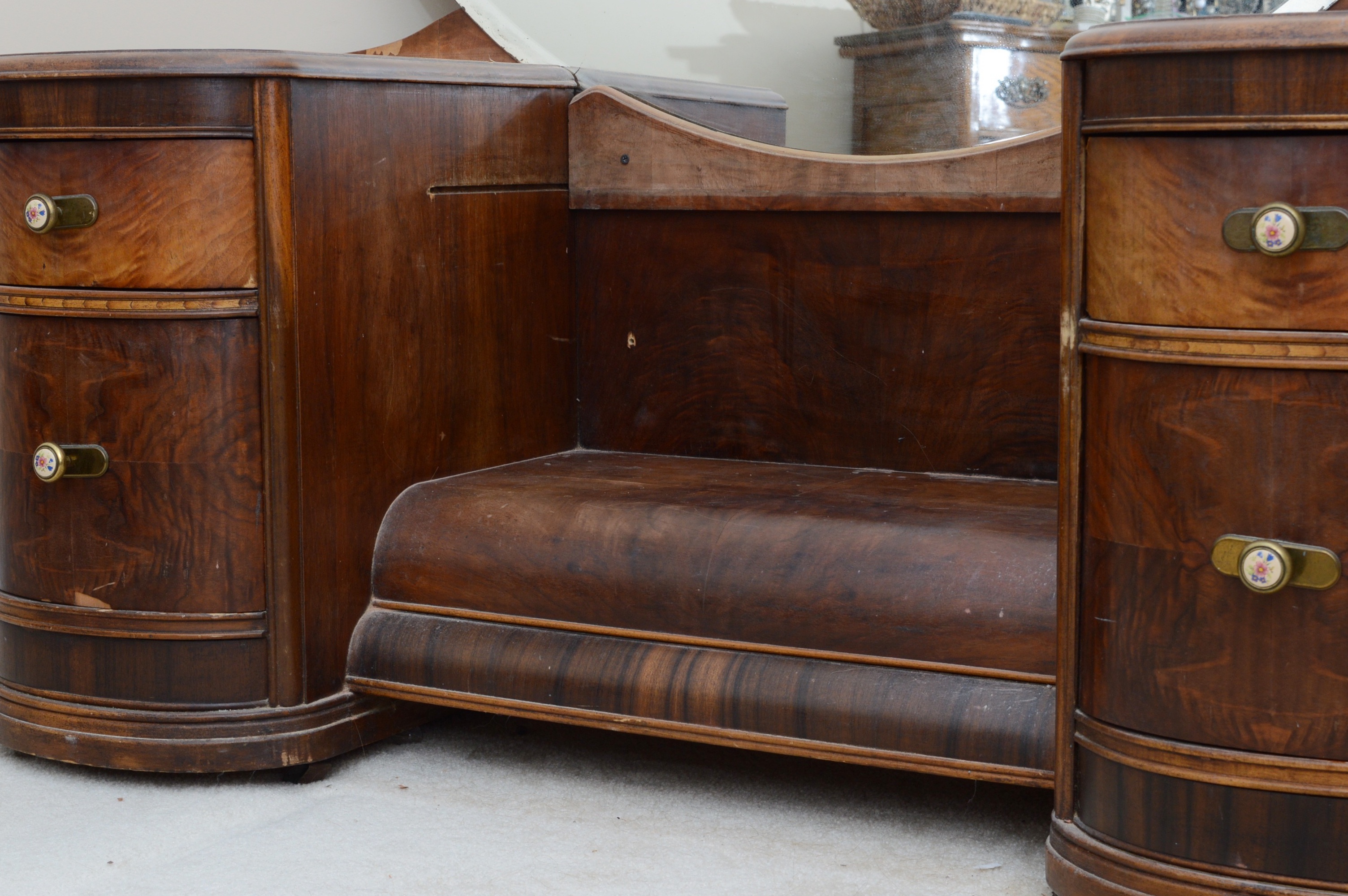 Art Deco Waterfall Vanity with Mirror