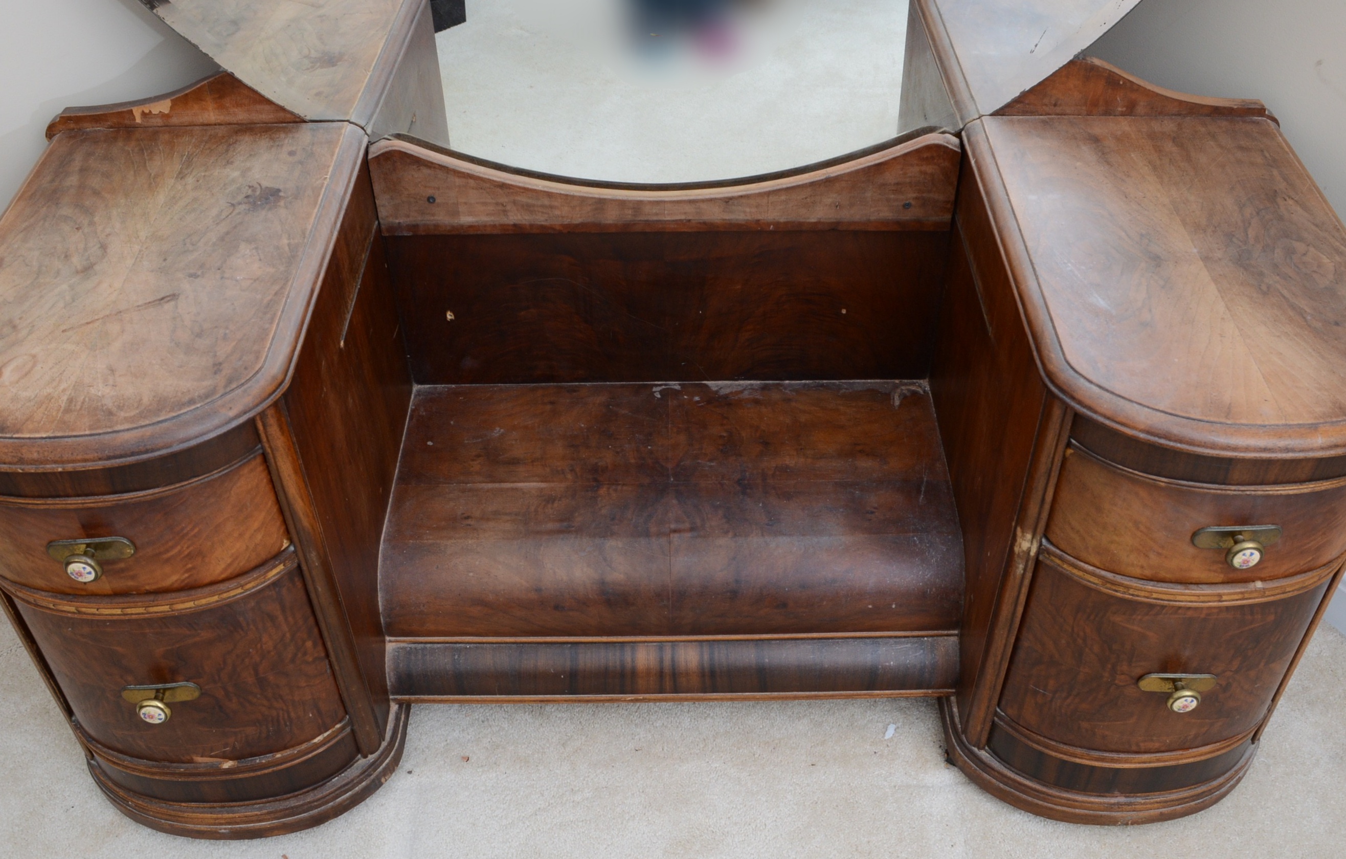 Art Deco Waterfall Vanity with Mirror