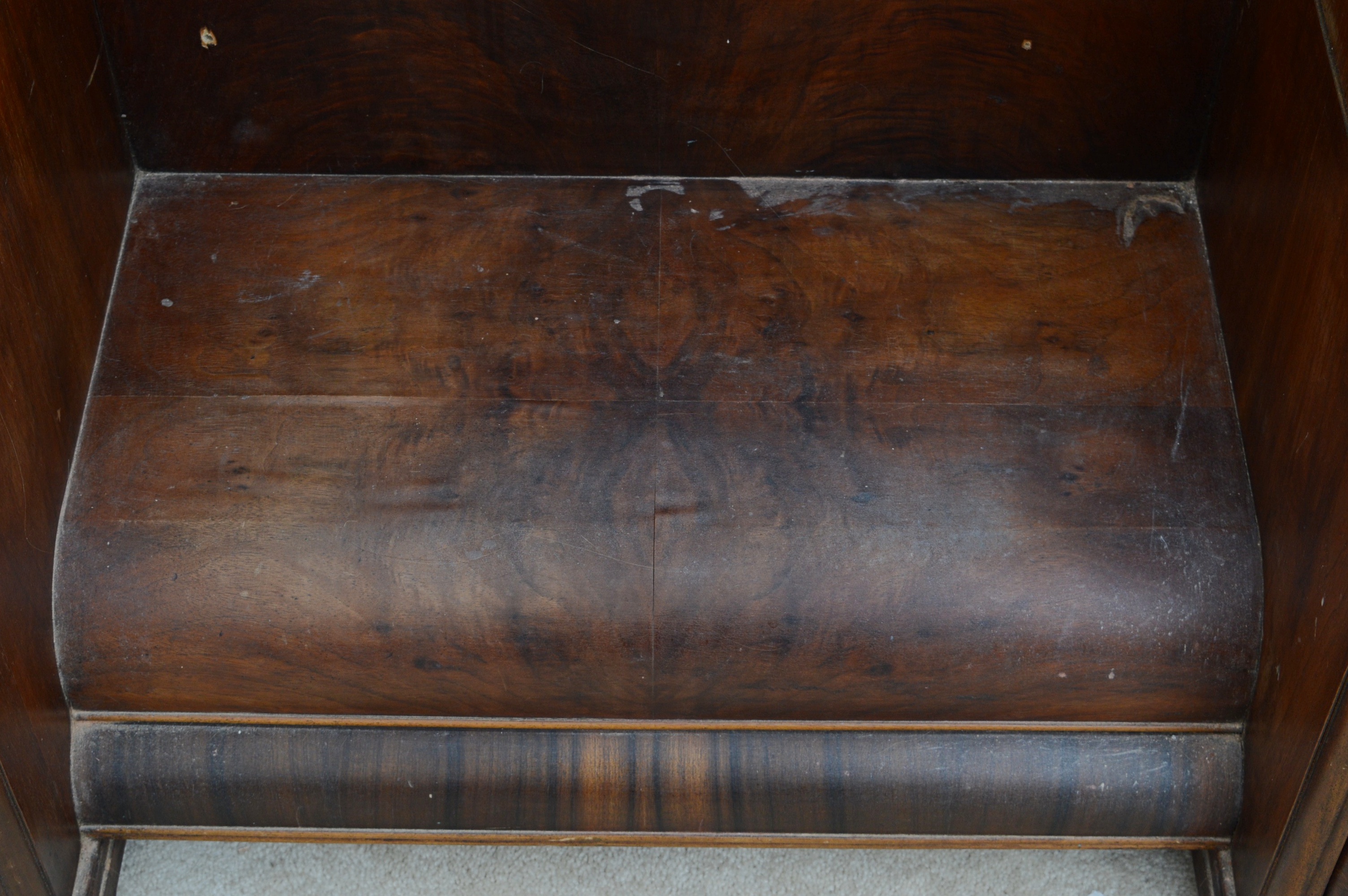 Art Deco Waterfall Vanity with Mirror