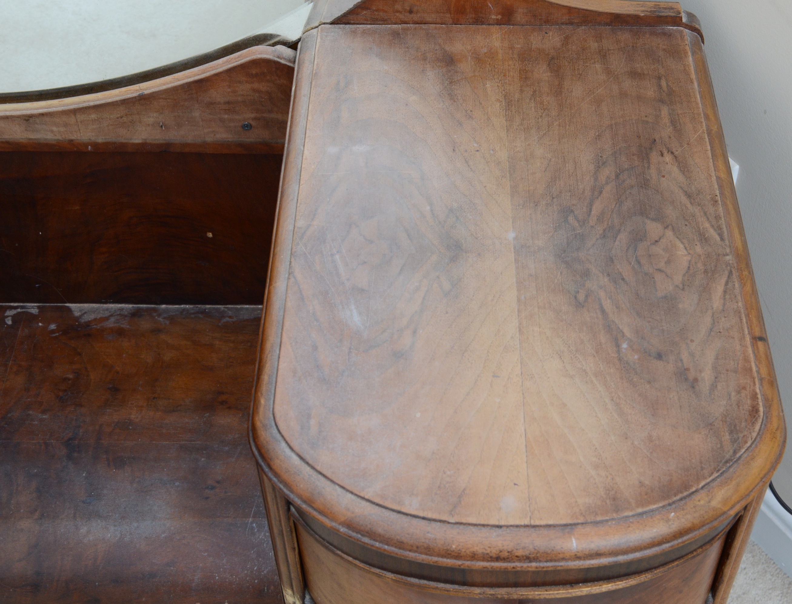 Art Deco Waterfall Vanity with Mirror