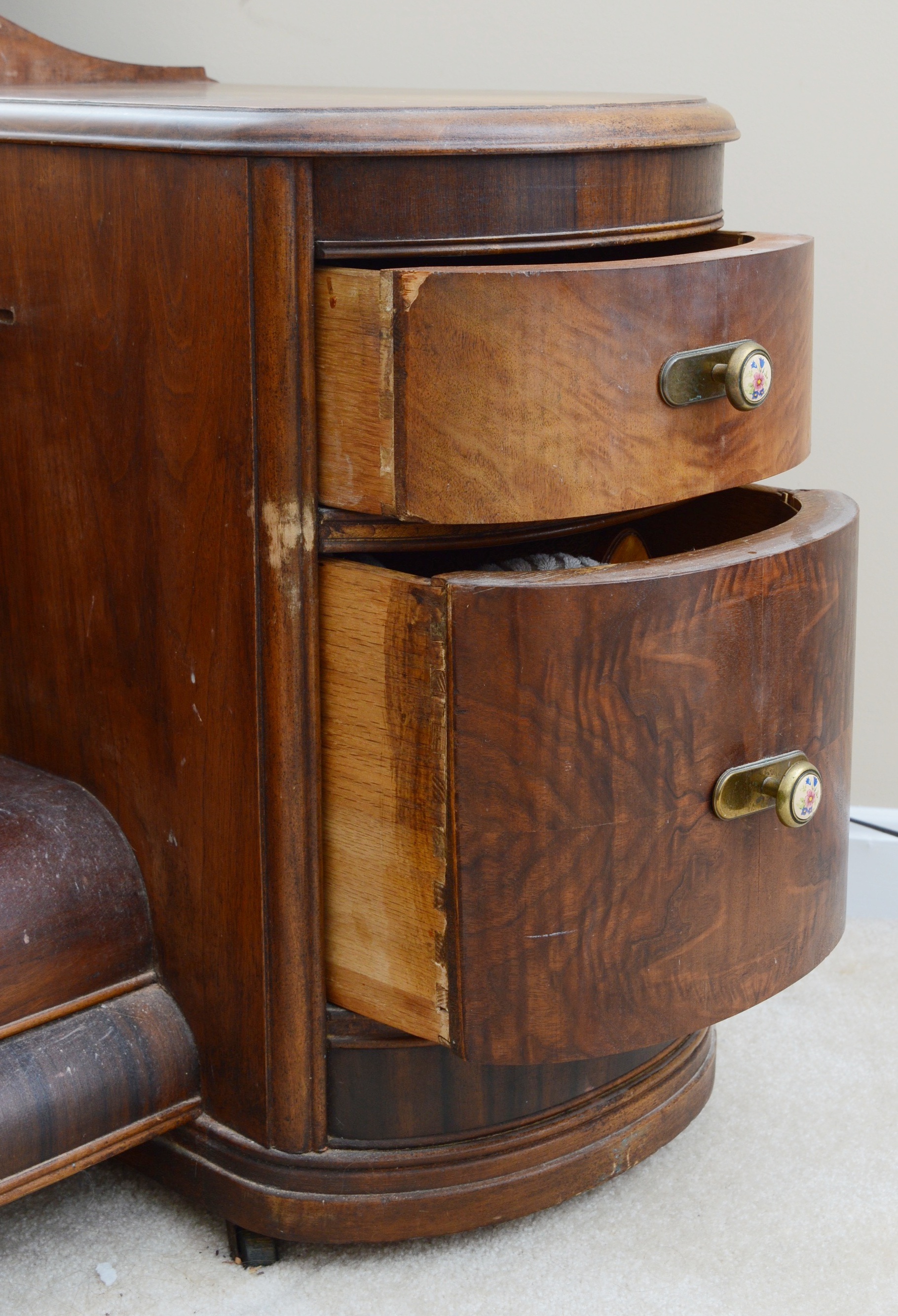 Art Deco Waterfall Vanity with Mirror