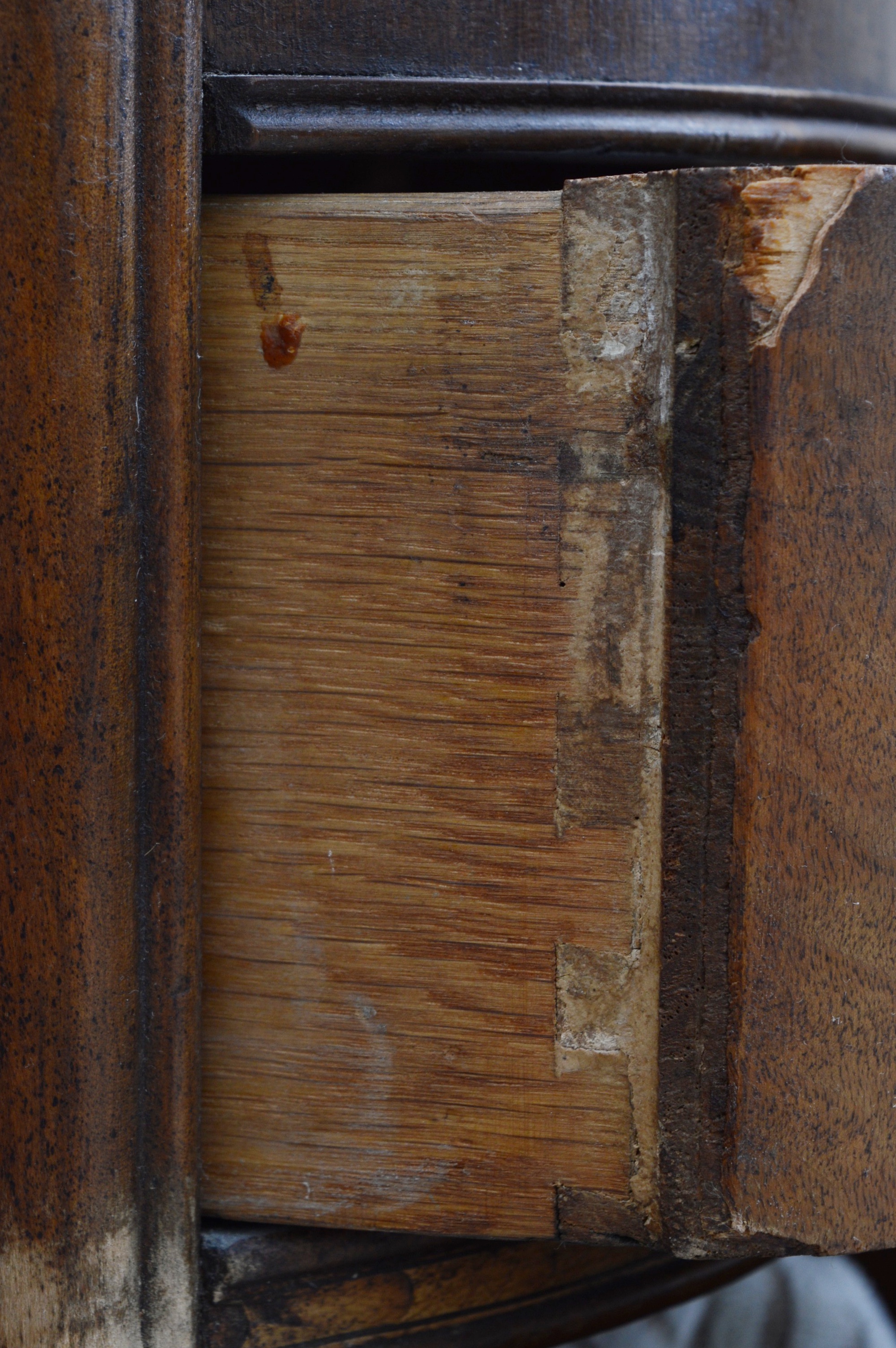Art Deco Waterfall Vanity with Mirror