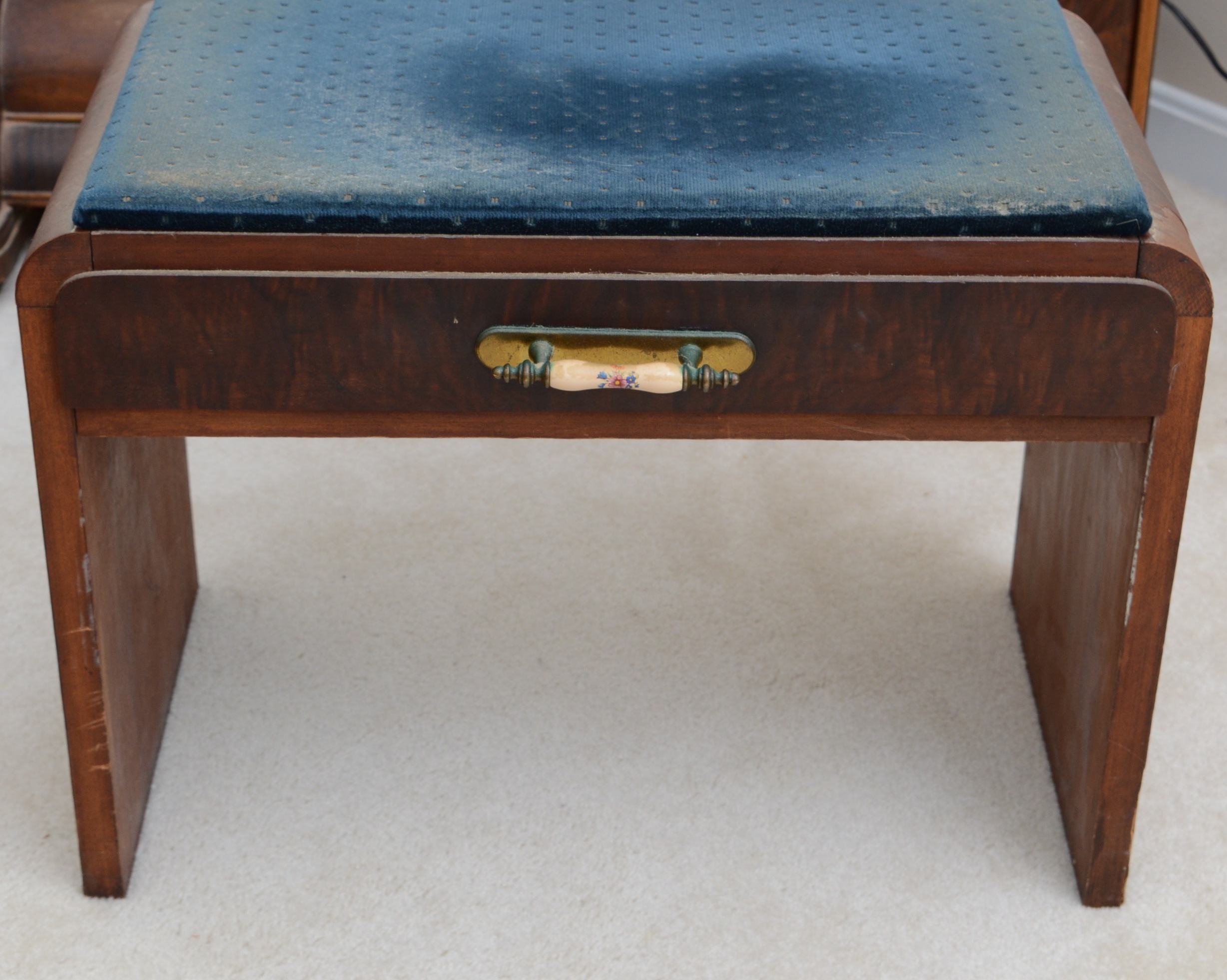 Art Deco Waterfall Vanity with Mirror