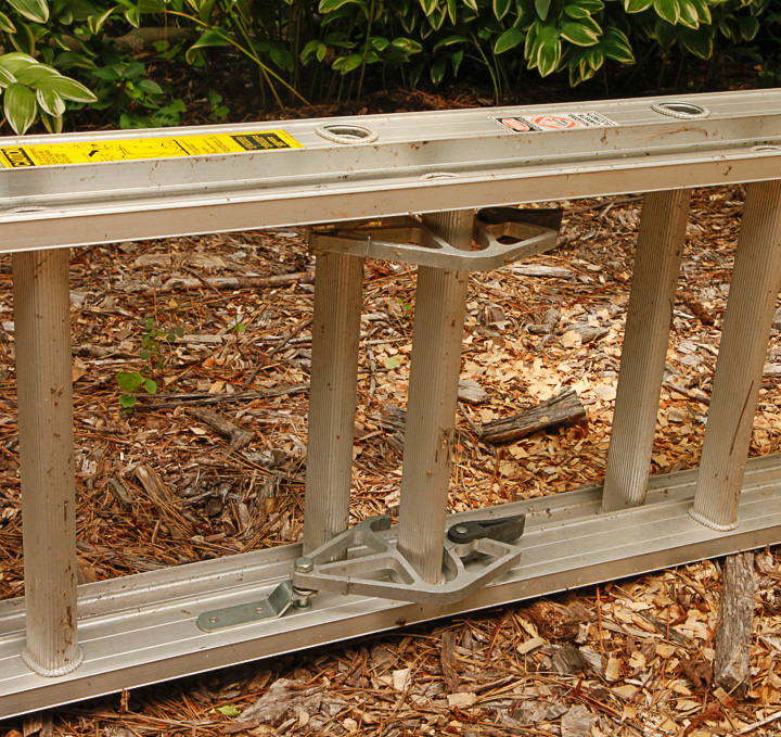 Louisville 16' Outdoor Step Ladder