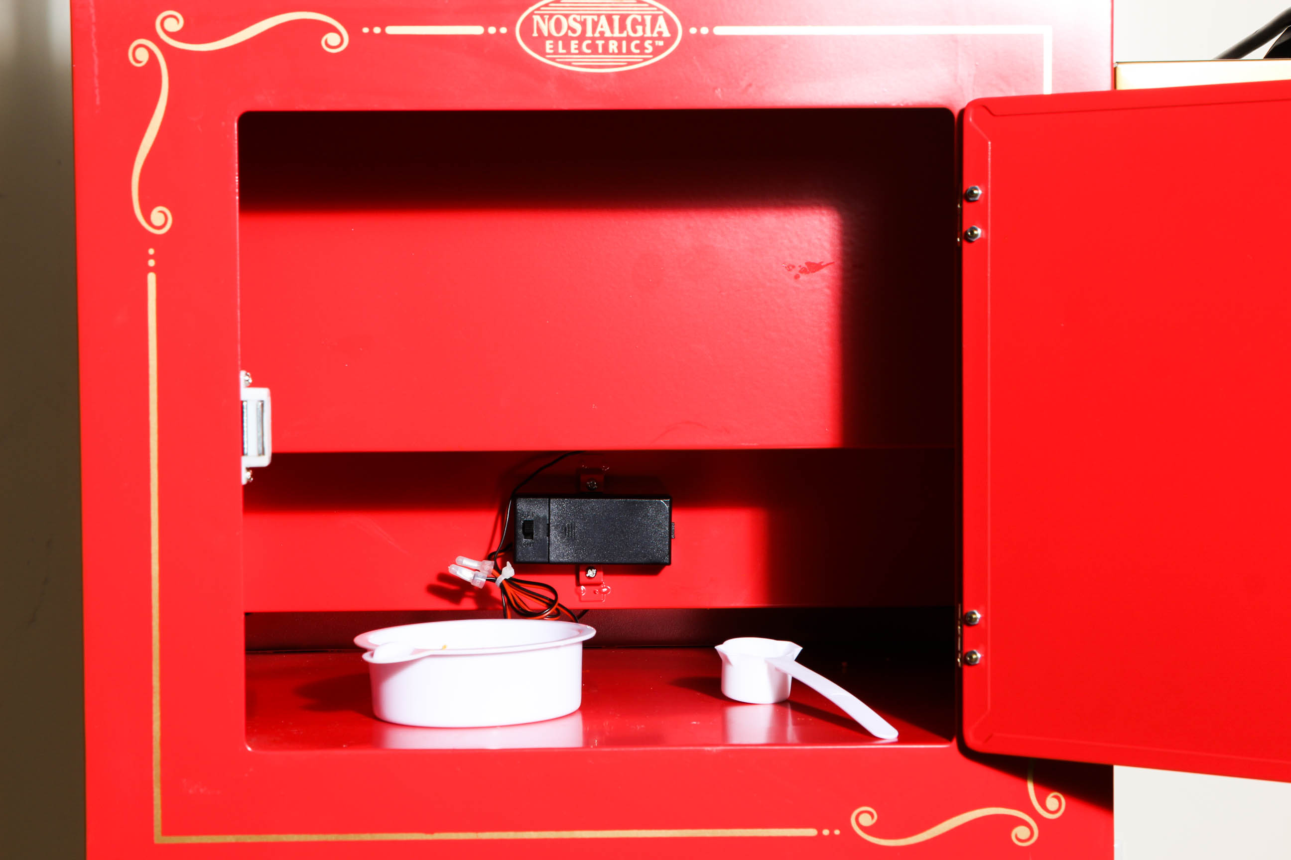 A Vintage Nostalgia Electrics Popcorn Maker