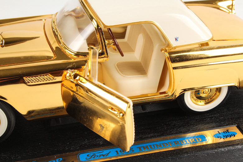 Road 1:18 Scale Die-Cast Cars