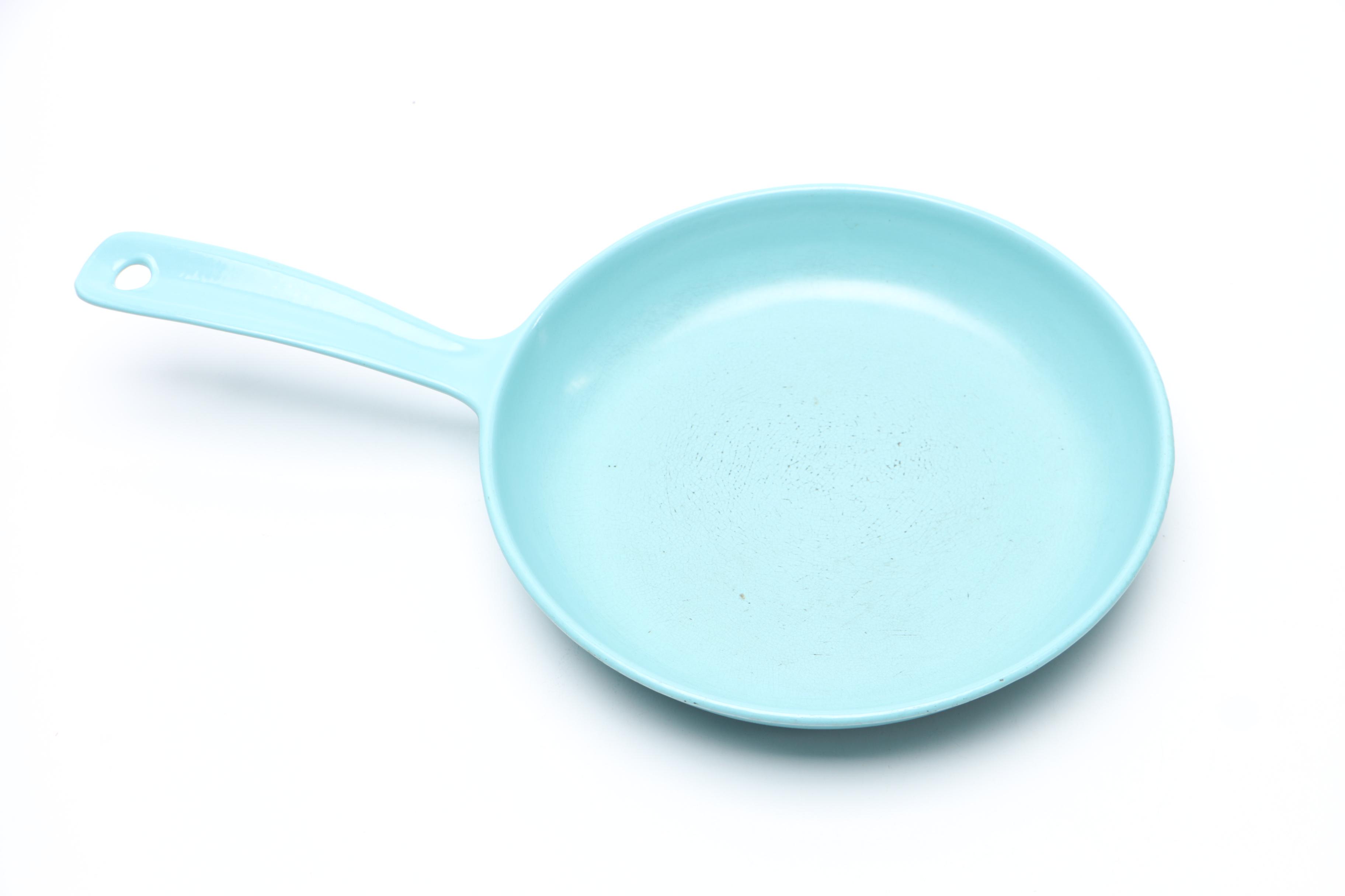 Assortment of Kitchen Items