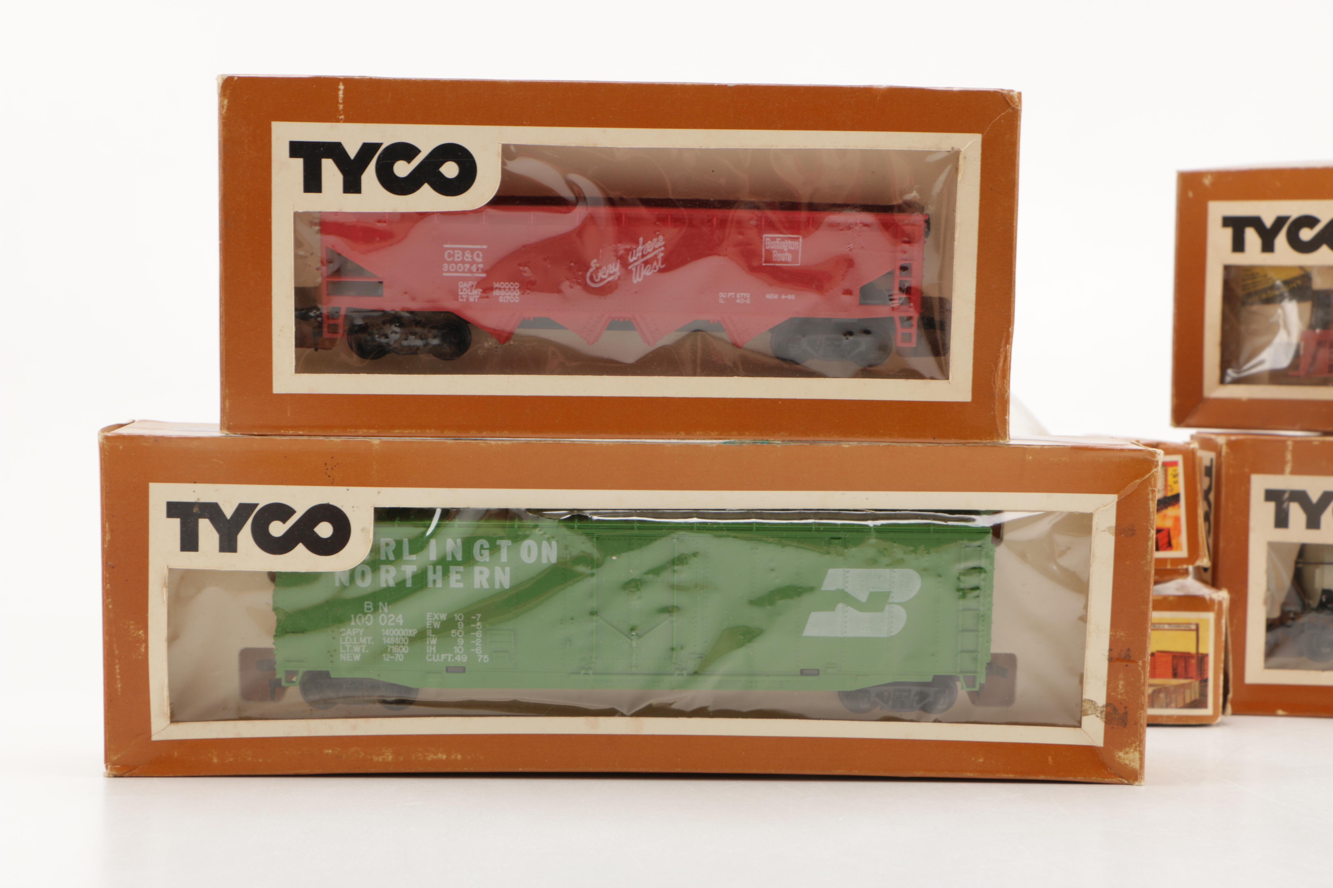 1970s Tyco Model Train Cars and Accessories