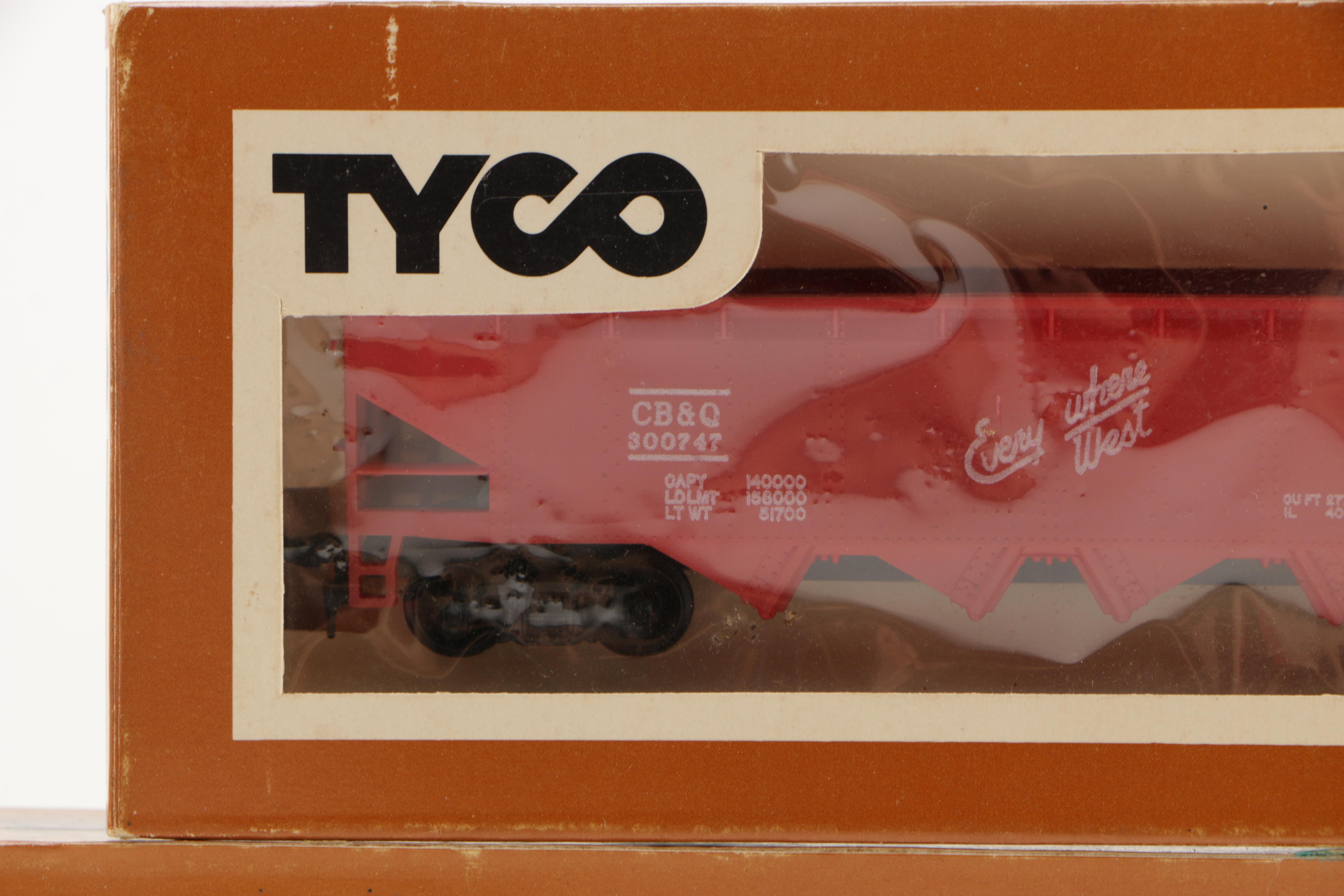 1970s Tyco Model Train Cars and Accessories