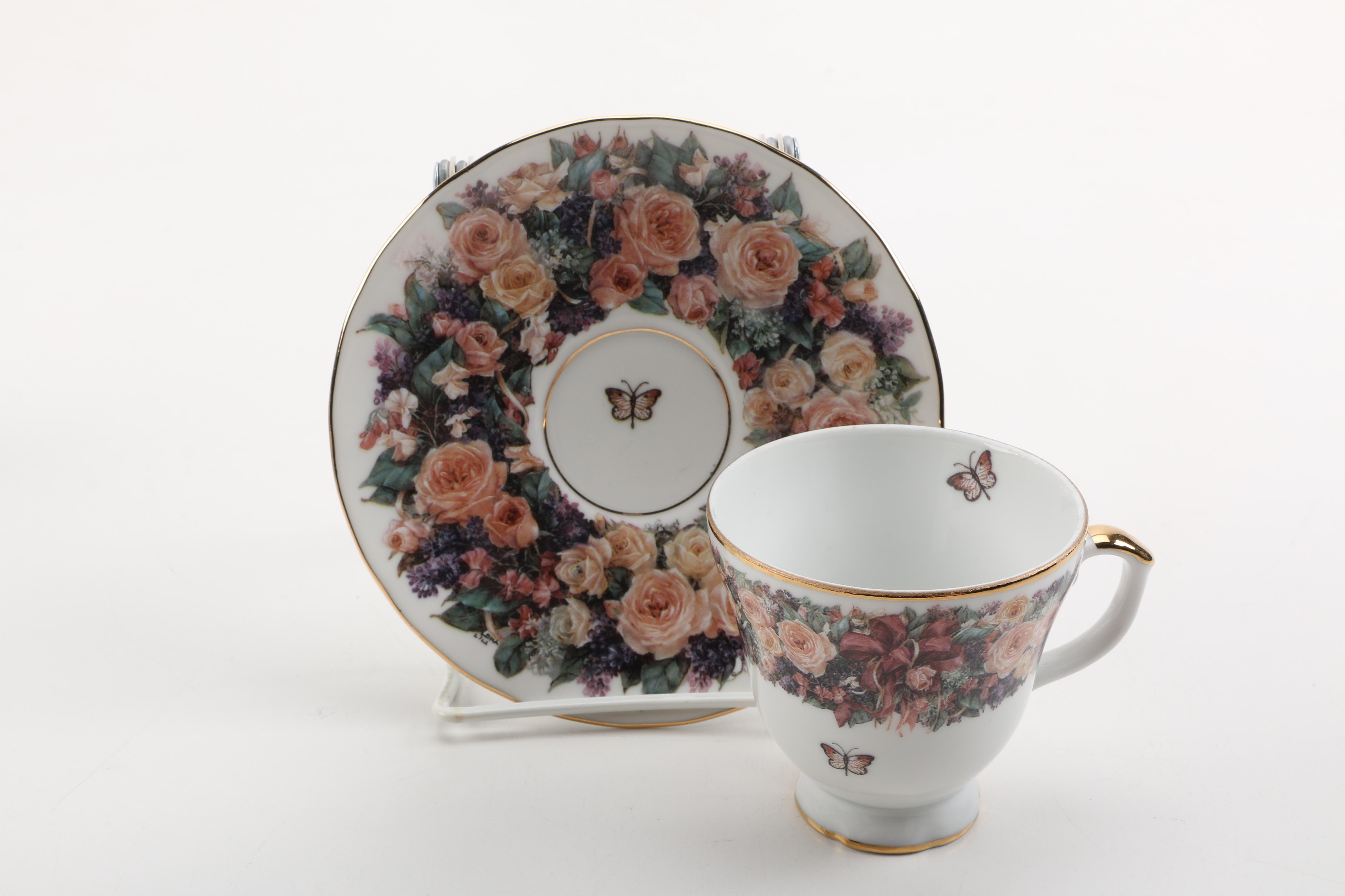 Porcelain Teacups with Saucers Featuring Meissen "Green Ivy Leaf"