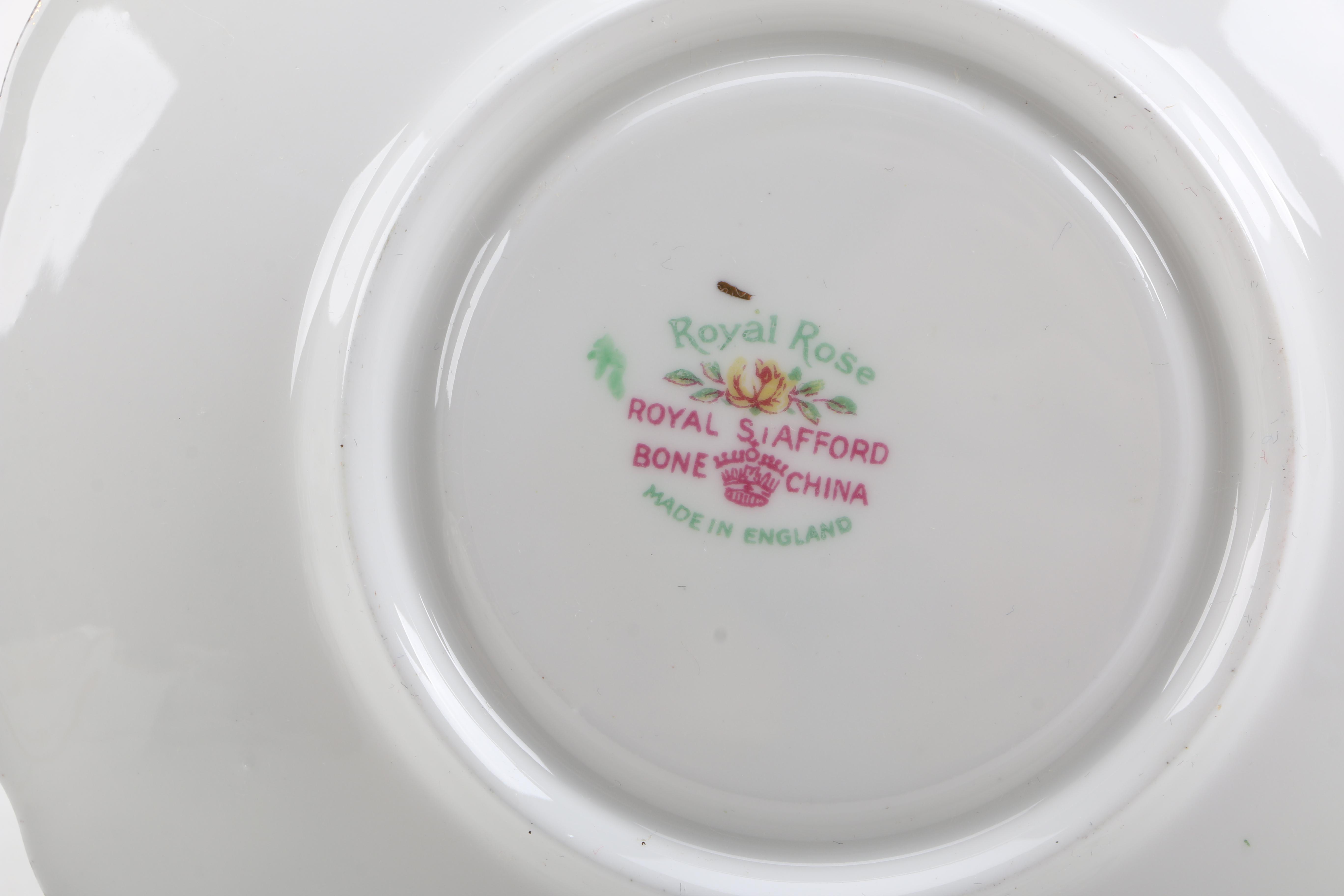 Porcelain Teacups with Saucers Featuring Meissen "Green Ivy Leaf"