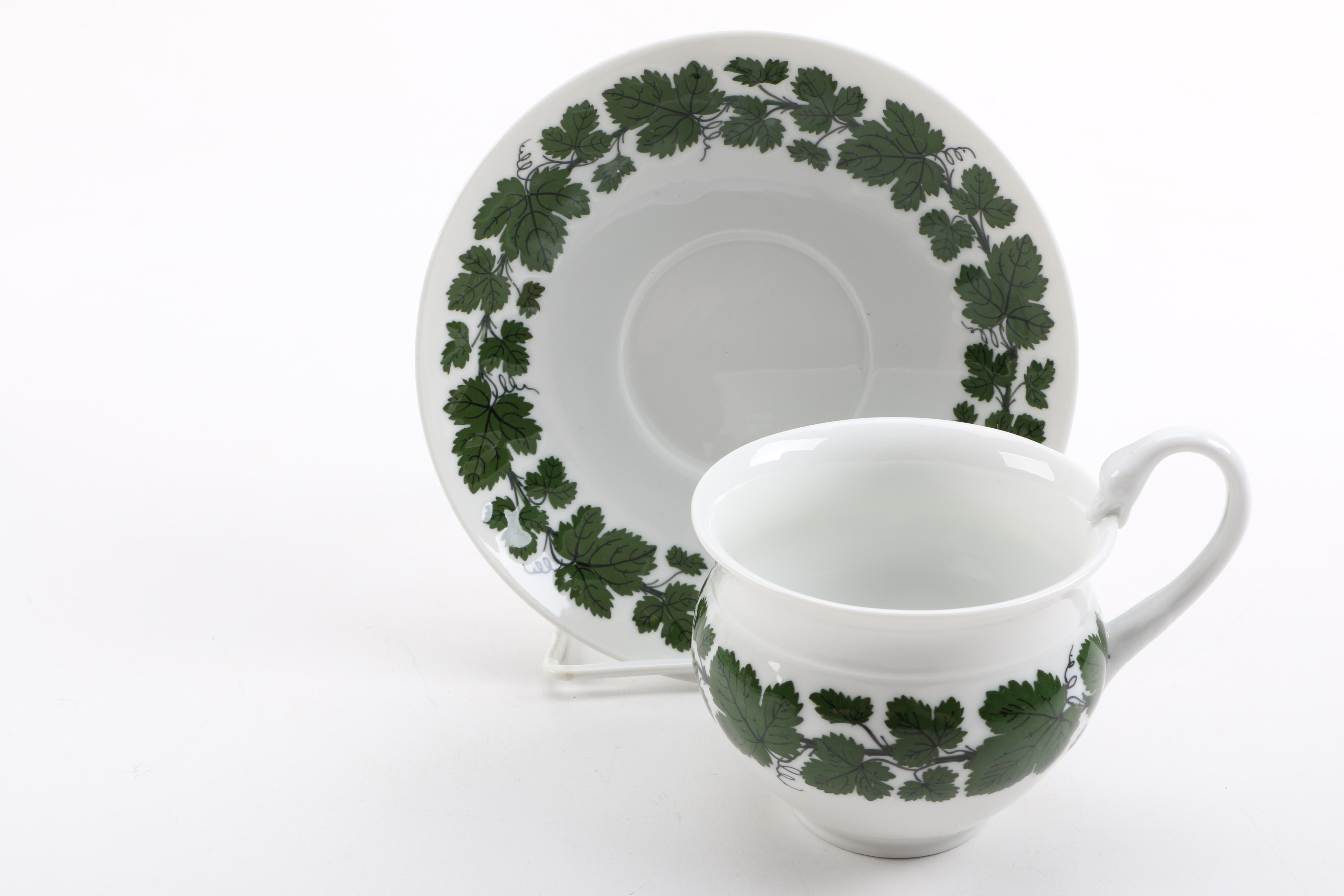 Porcelain Teacups with Saucers Featuring Meissen "Green Ivy Leaf"