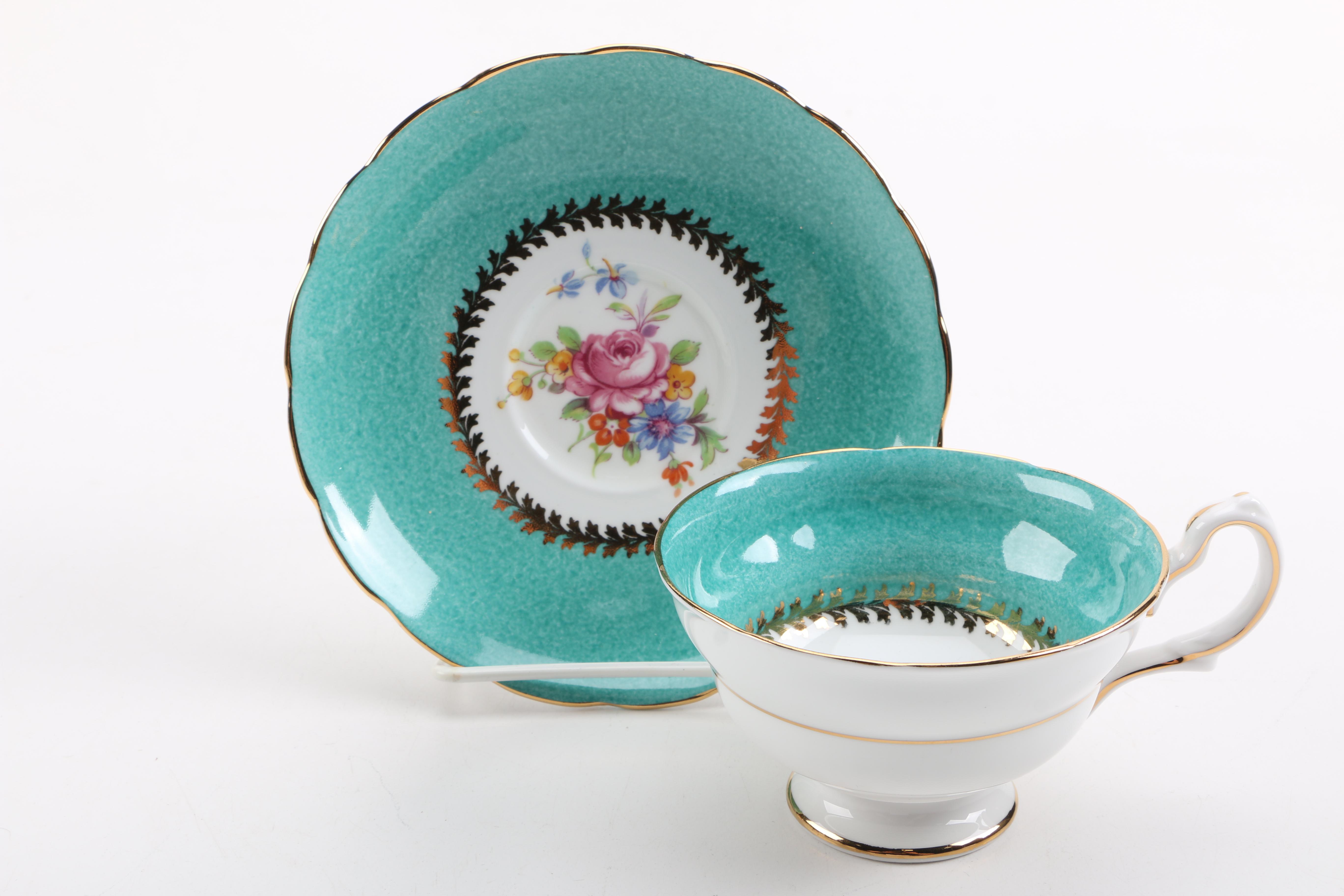 Porcelain Teacups with Saucers Featuring Meissen "Green Ivy Leaf"